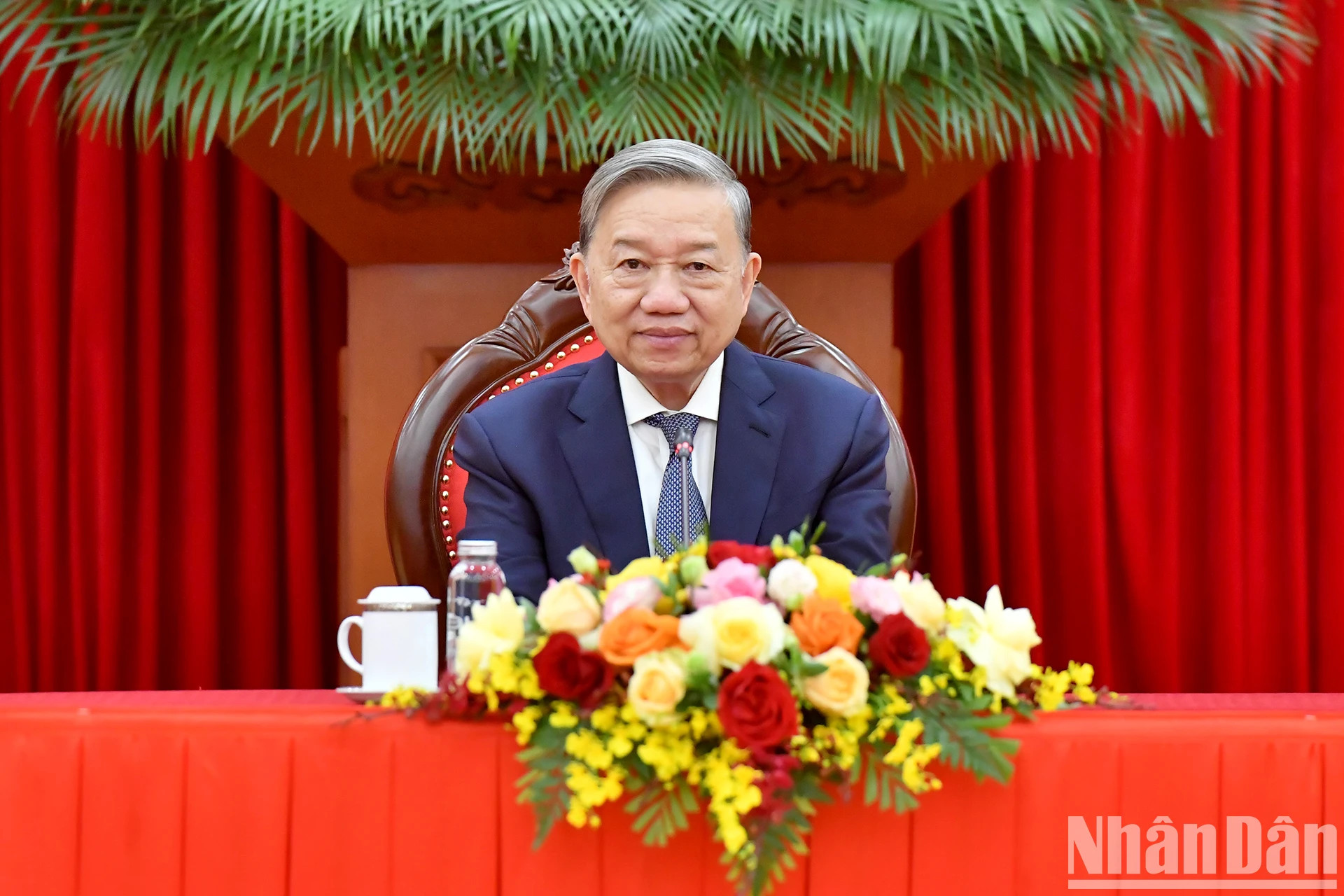 越共中央总书记苏林同古共中央第一书记、古巴国家主席迪亚斯-卡内尔通电话。