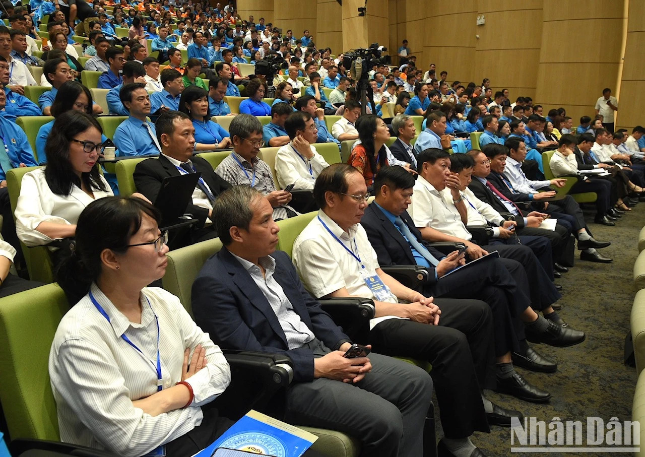 与会代表。 与会代表。