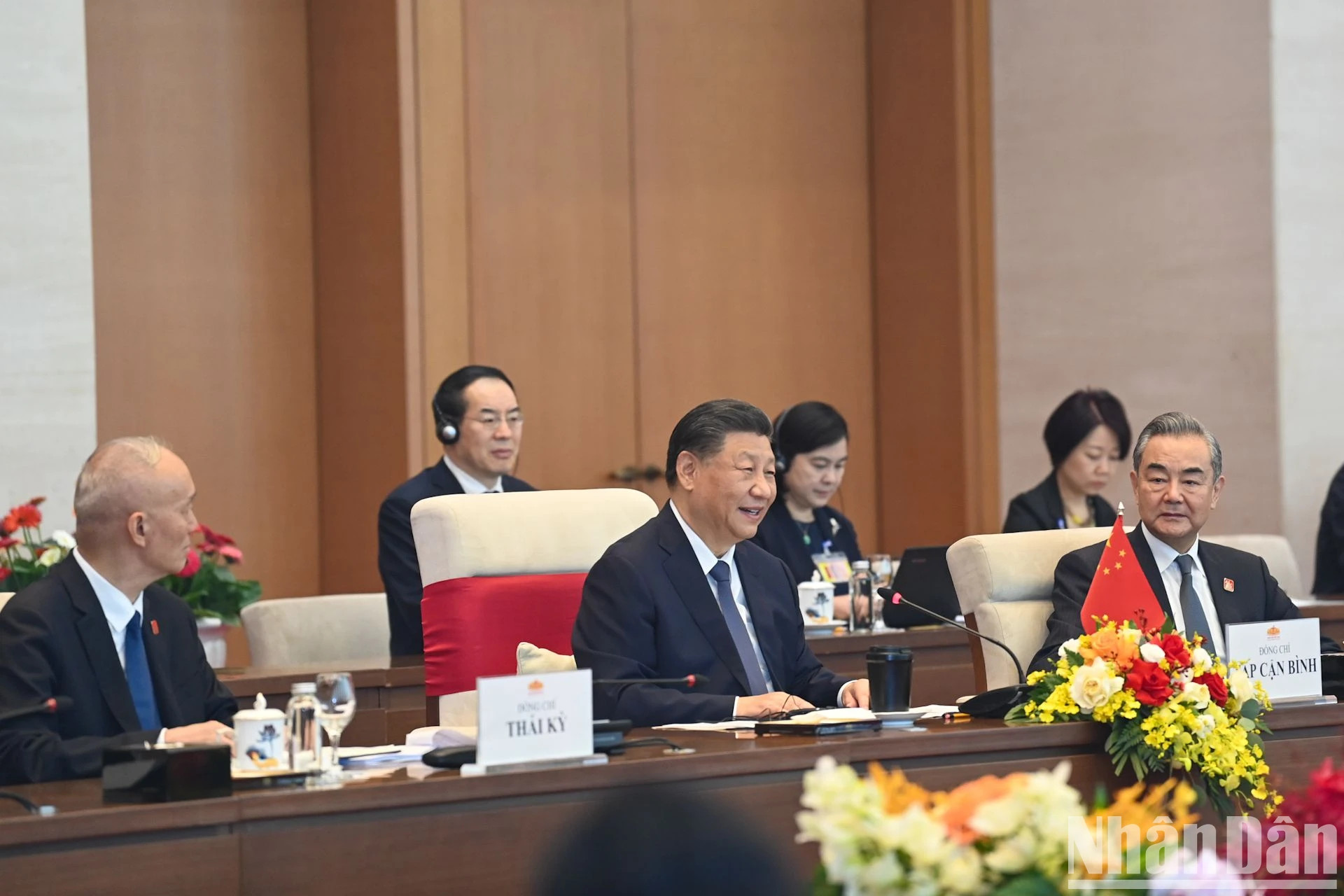 中共中央总书记、中国国家主席习近平在会见中发表讲话。 中共中央总书记、中国国家主席习近平在会见中发表讲话。