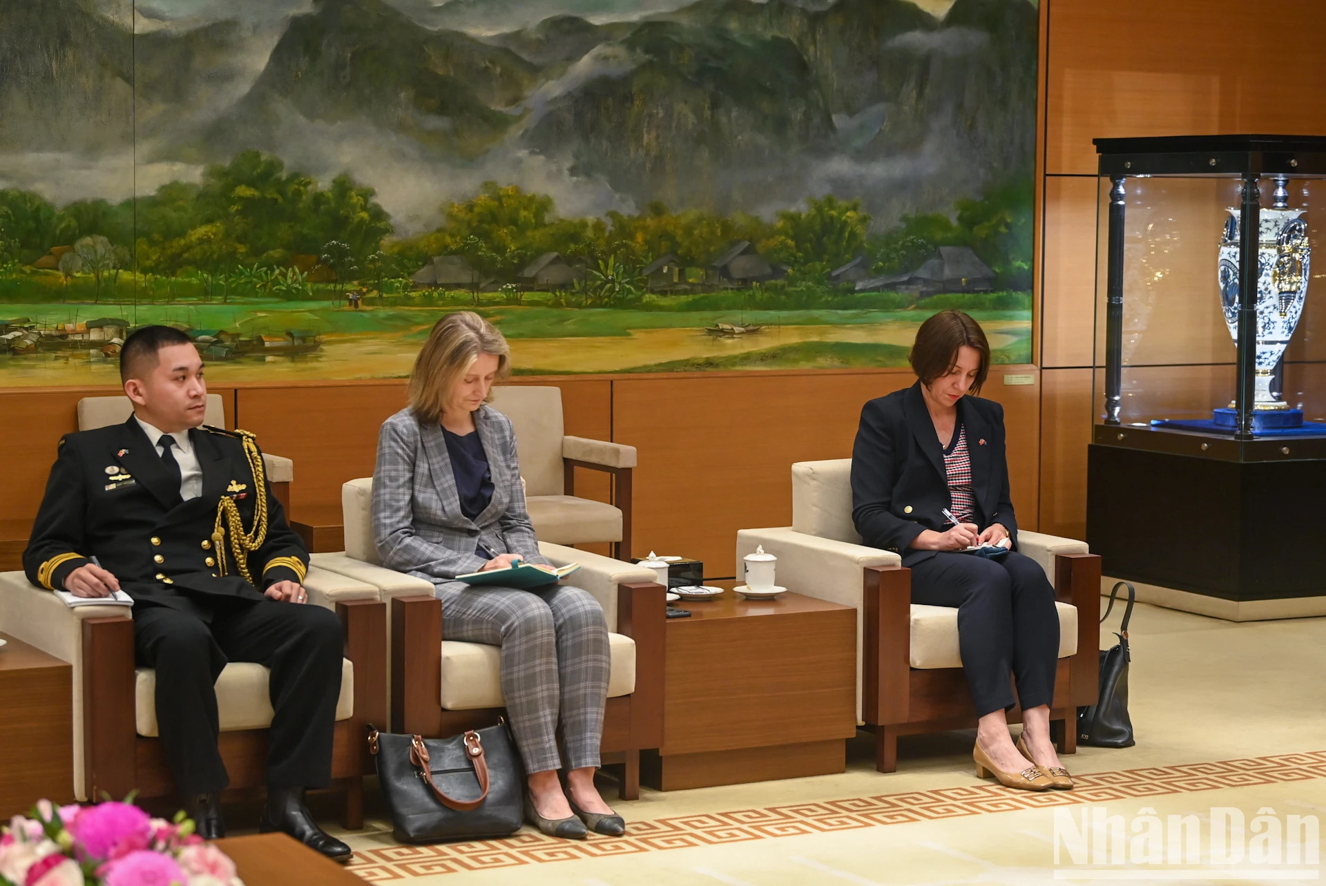 出席会见的澳大利亚代表团。