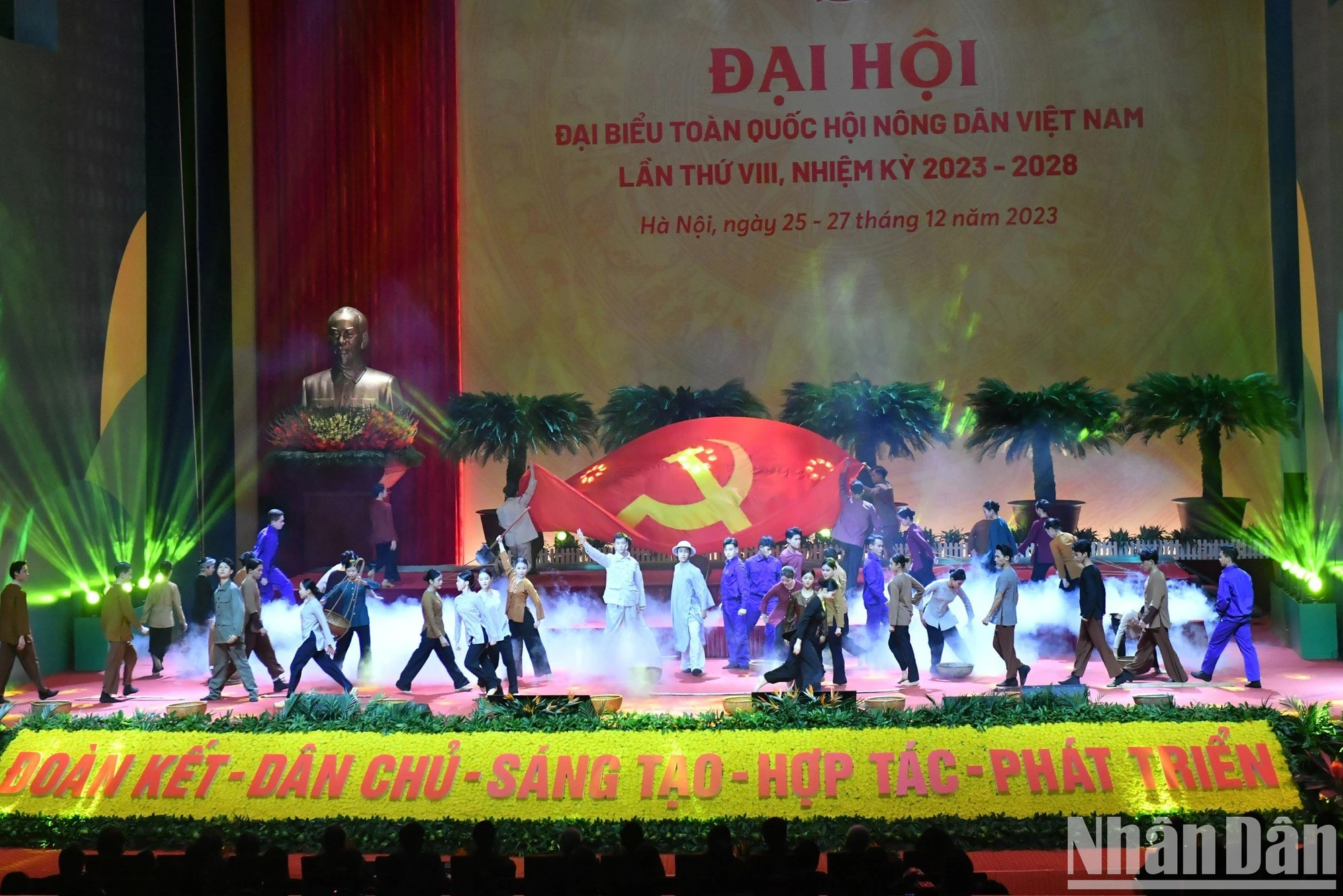 庆祝大会的表演节目之一。 庆祝大会的表演节目之一。