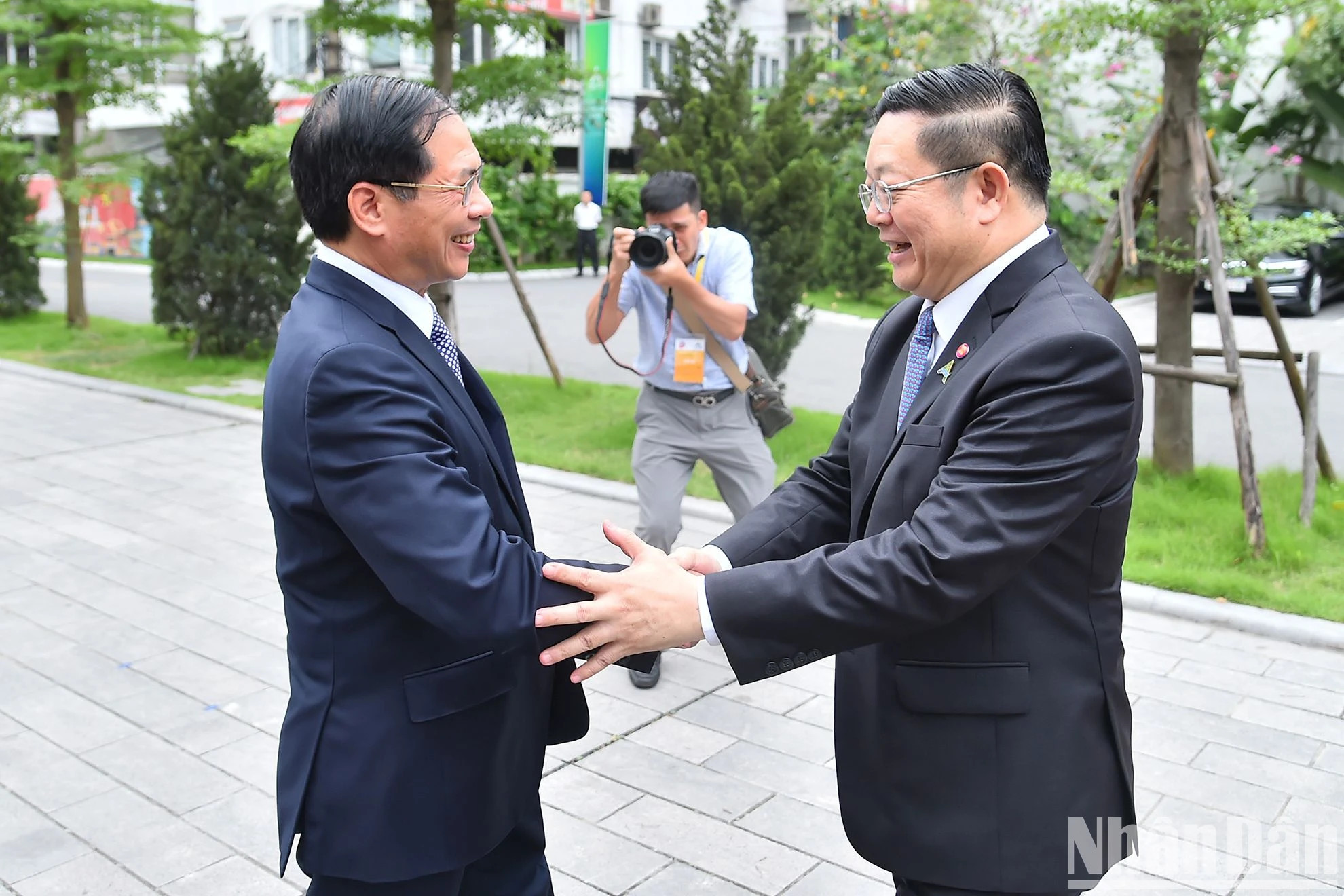 越南外交部部长裴青山和东盟秘书长高金华。