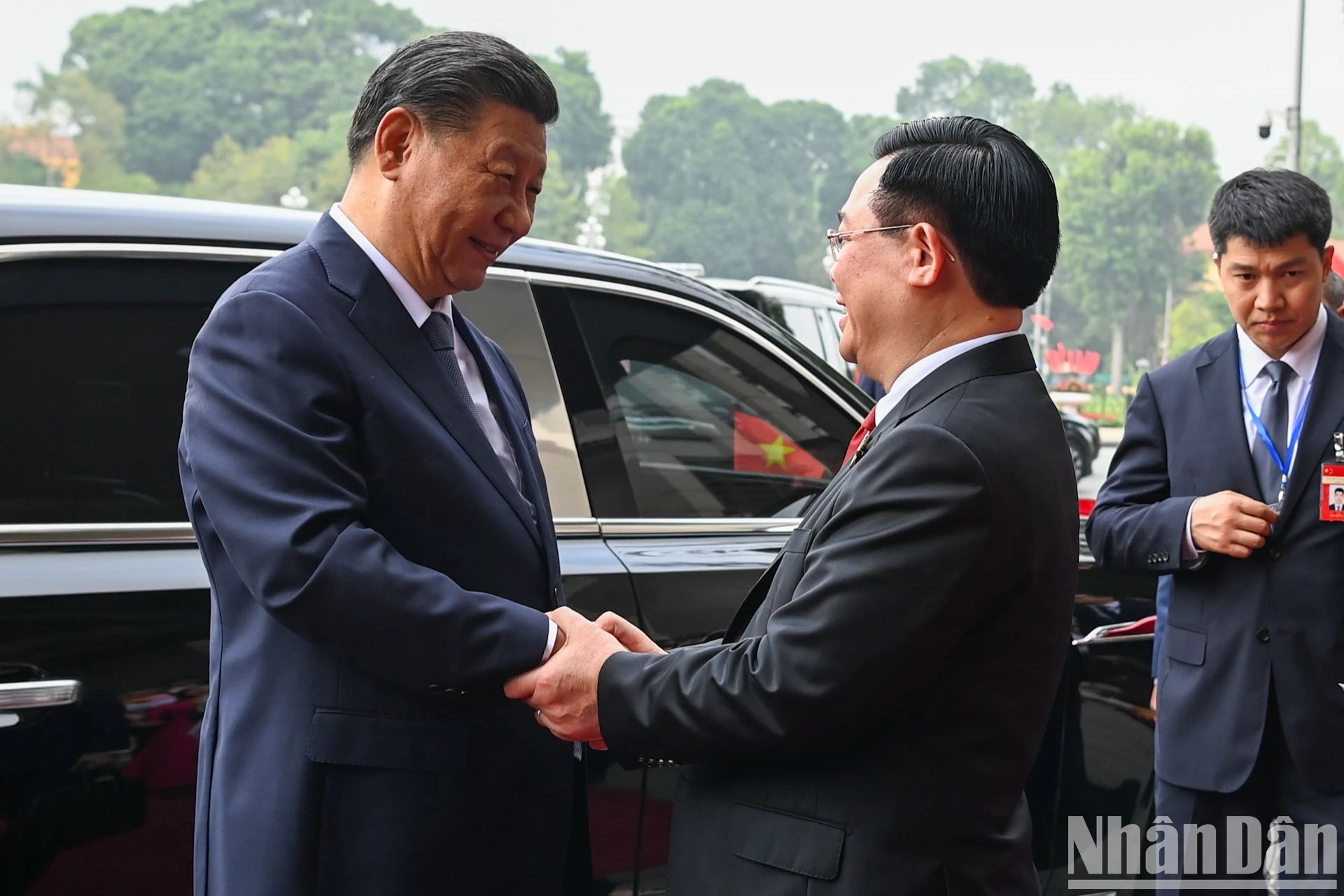 越南国会主席王廷惠热烈欢迎中共中央总书记、中国国家主席习近平。 越南国会主席王廷惠热烈欢迎中共中央总书记、中国国家主席习近平。