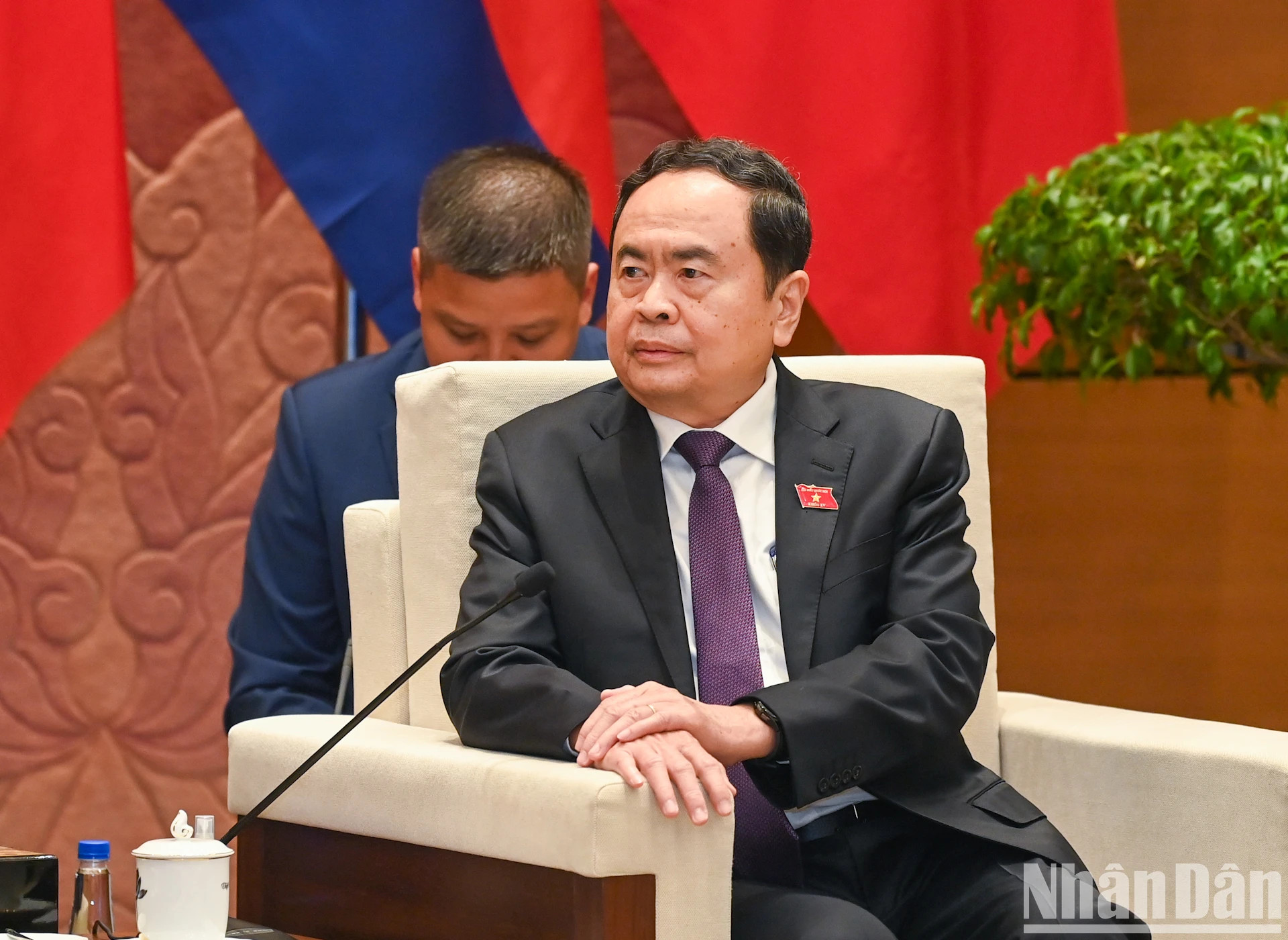 国会主席陈青敏发表讲话。 国会主席陈青敏发表讲话。