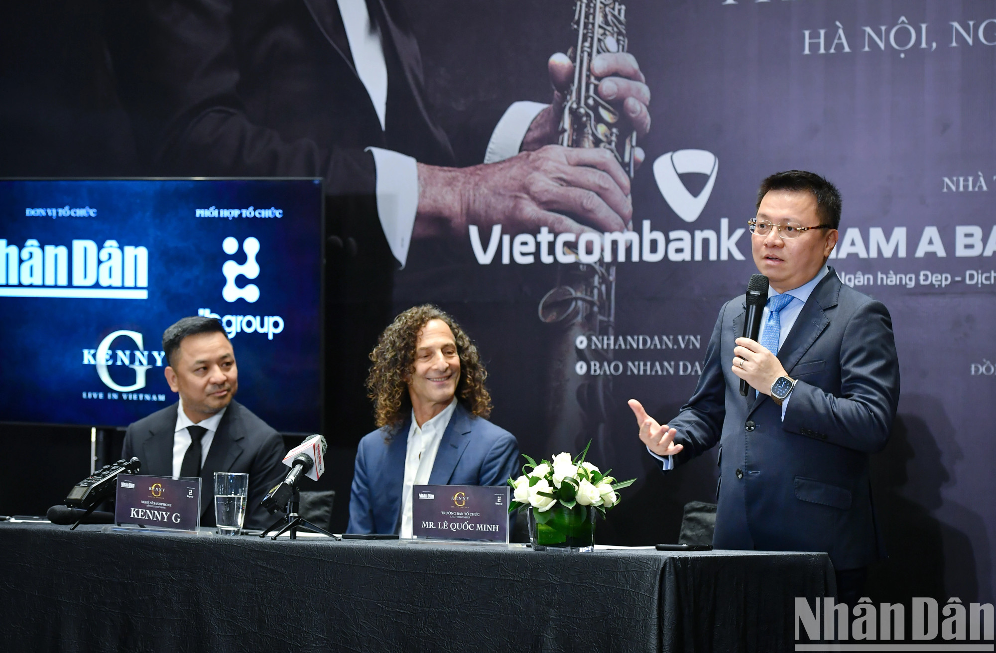 越共中央委员、越南《人民报》社总编辑、中央宣教部副部长、越南新闻工作者协会主席黎国明发表讲话。