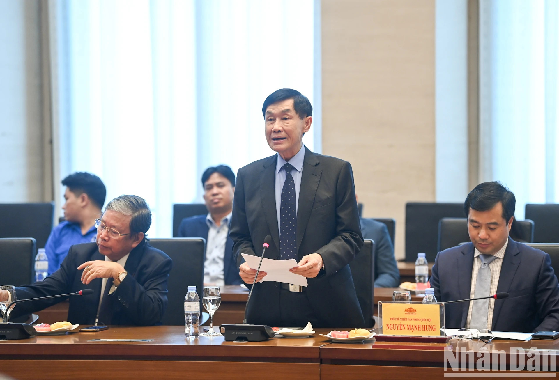 跨太平洋集团董事长阮幸发表讲话。