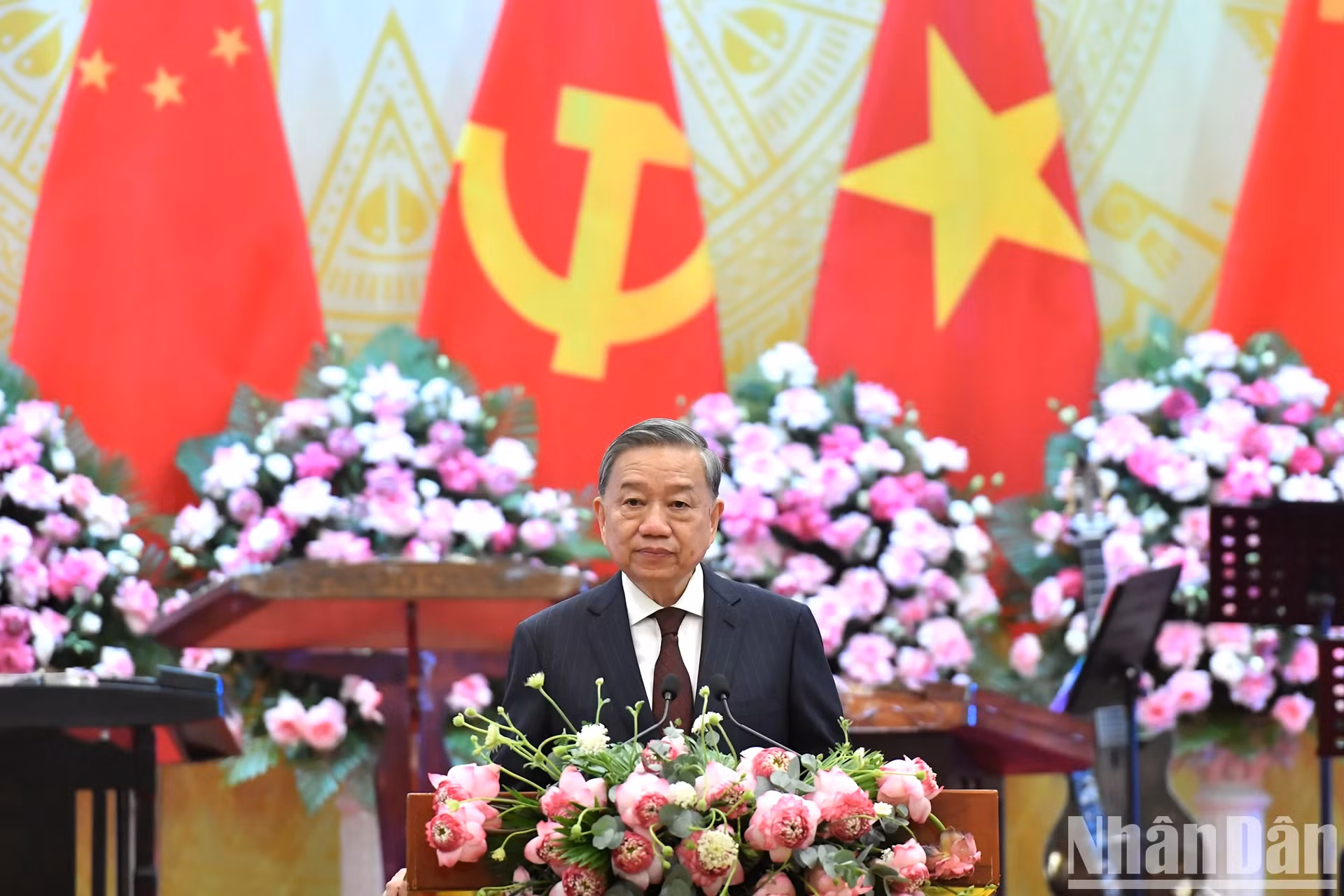 越共中央总书记苏林在宴会上致辞。