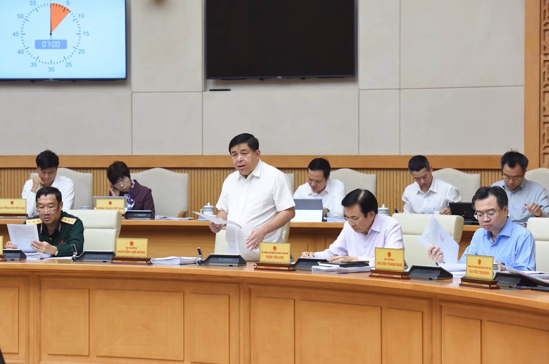 计划投资部部长阮志勇发表讲话。