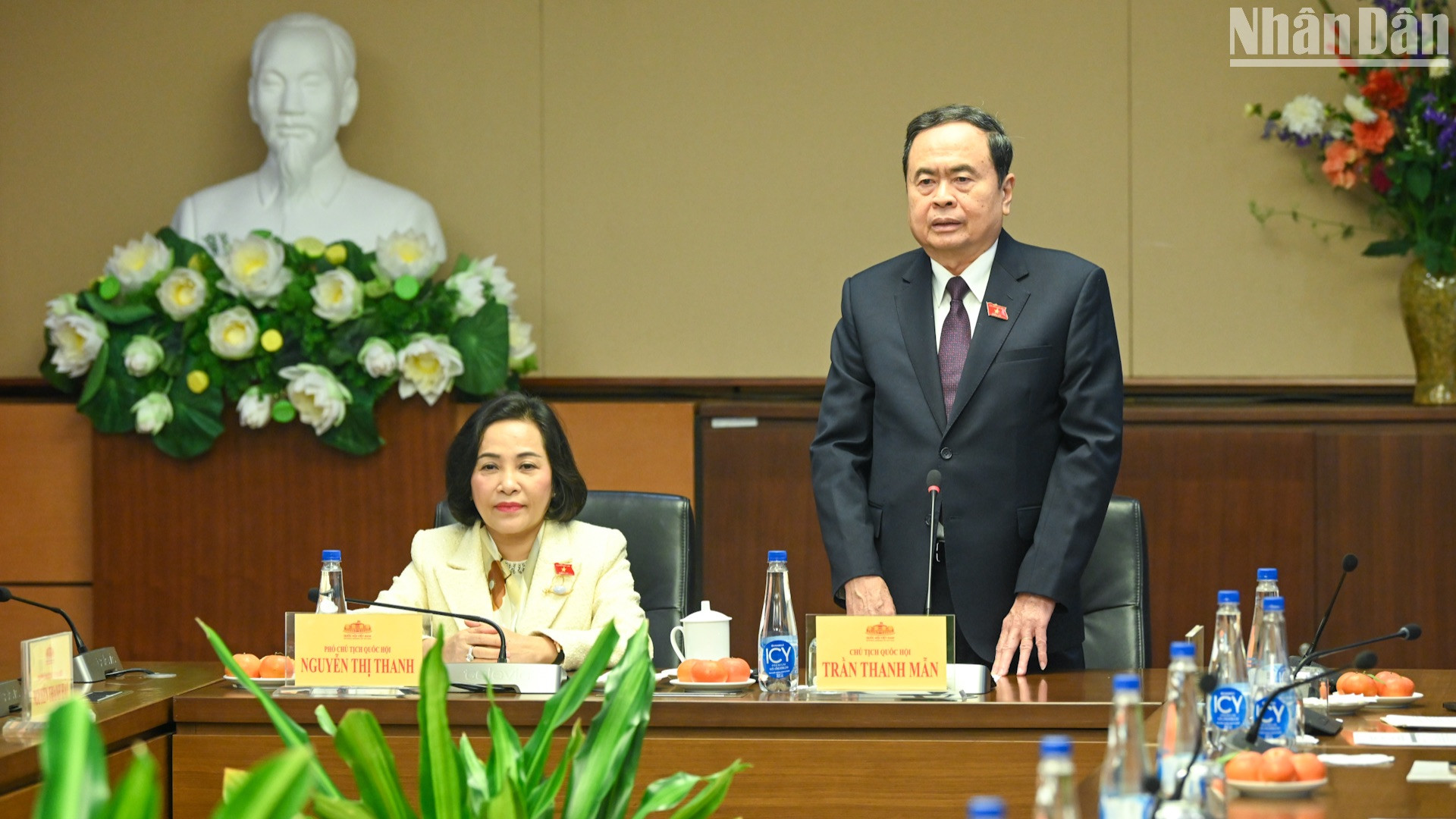 越南国会主席陈青敏造访国会各指数委员会和《人民代表报》【组图】