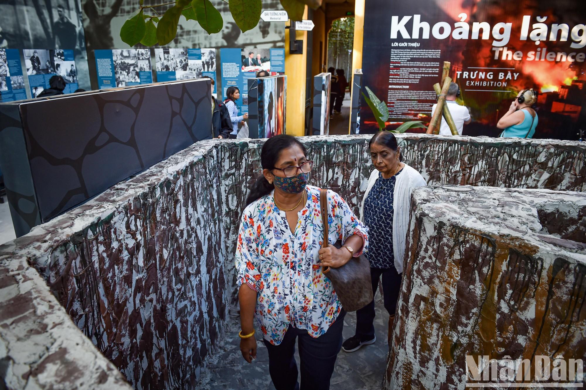 展览空间再现了部分越南北部1964年至1973年的历史时期。