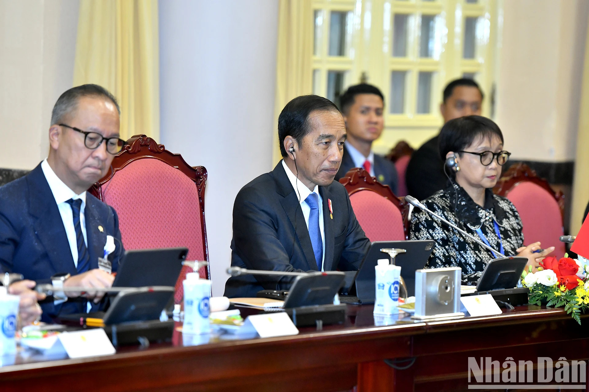 印尼总统佐科·维多多在会谈中发表讲话。