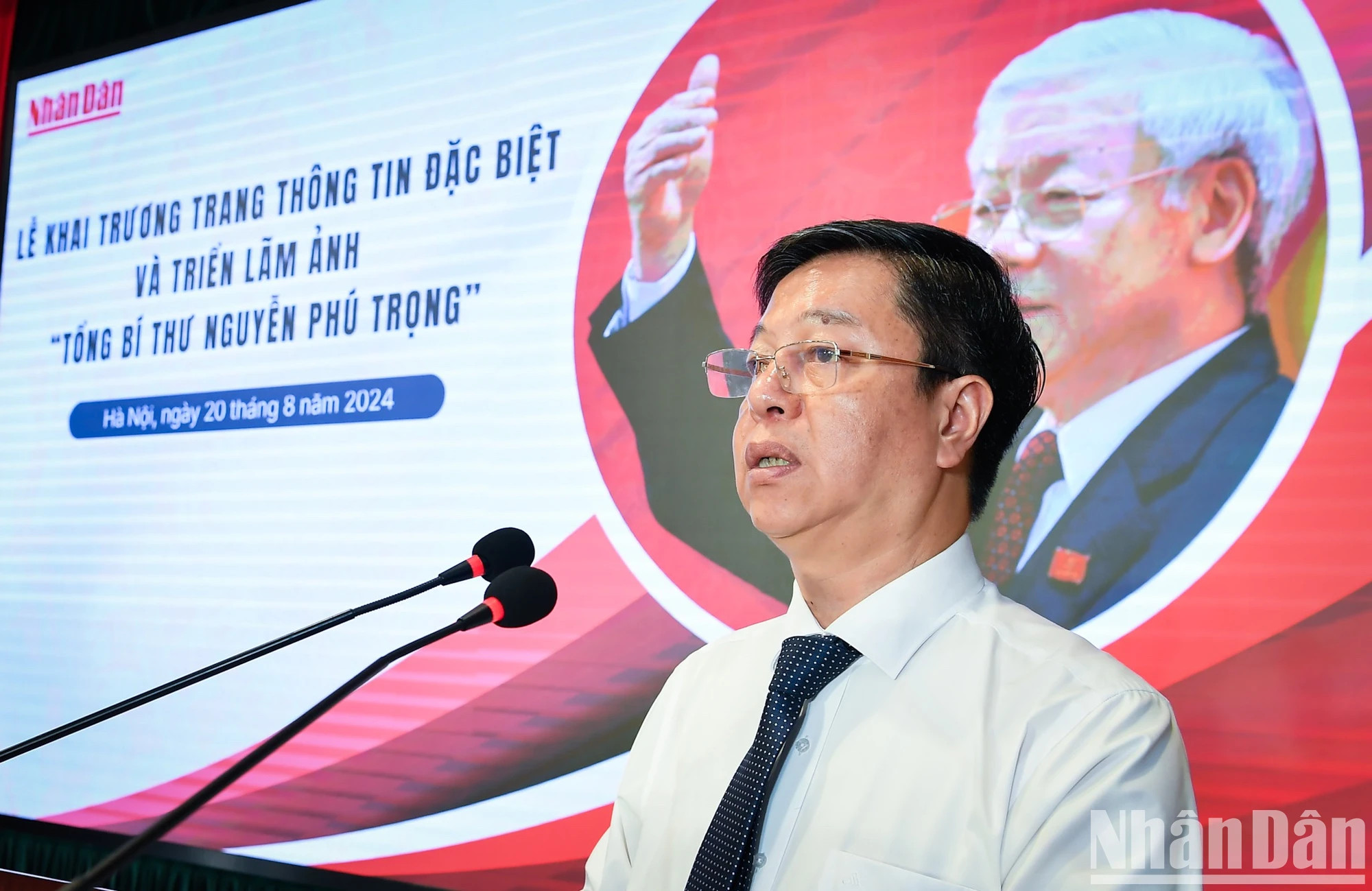 真理国家政治出版社社长兼总编辑武仲林副教授致辞。 真理国家政治出版社社长兼总编辑武仲林副教授致辞。