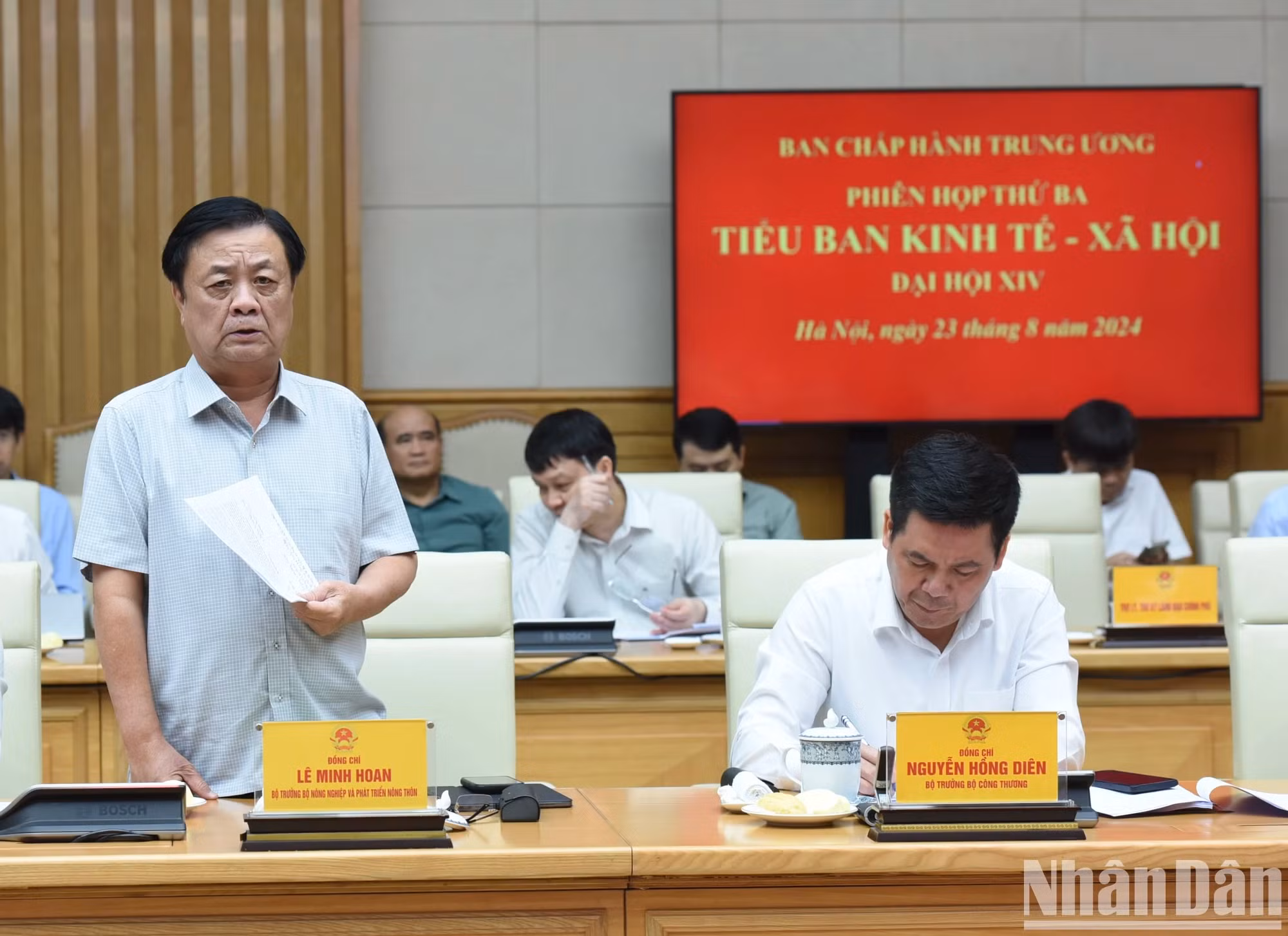 农业与农村发展部部长黎明欢发表讲话。