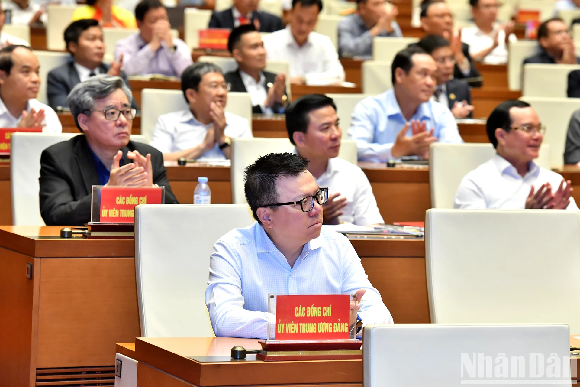 人民报社总编辑黎国明出席会议。