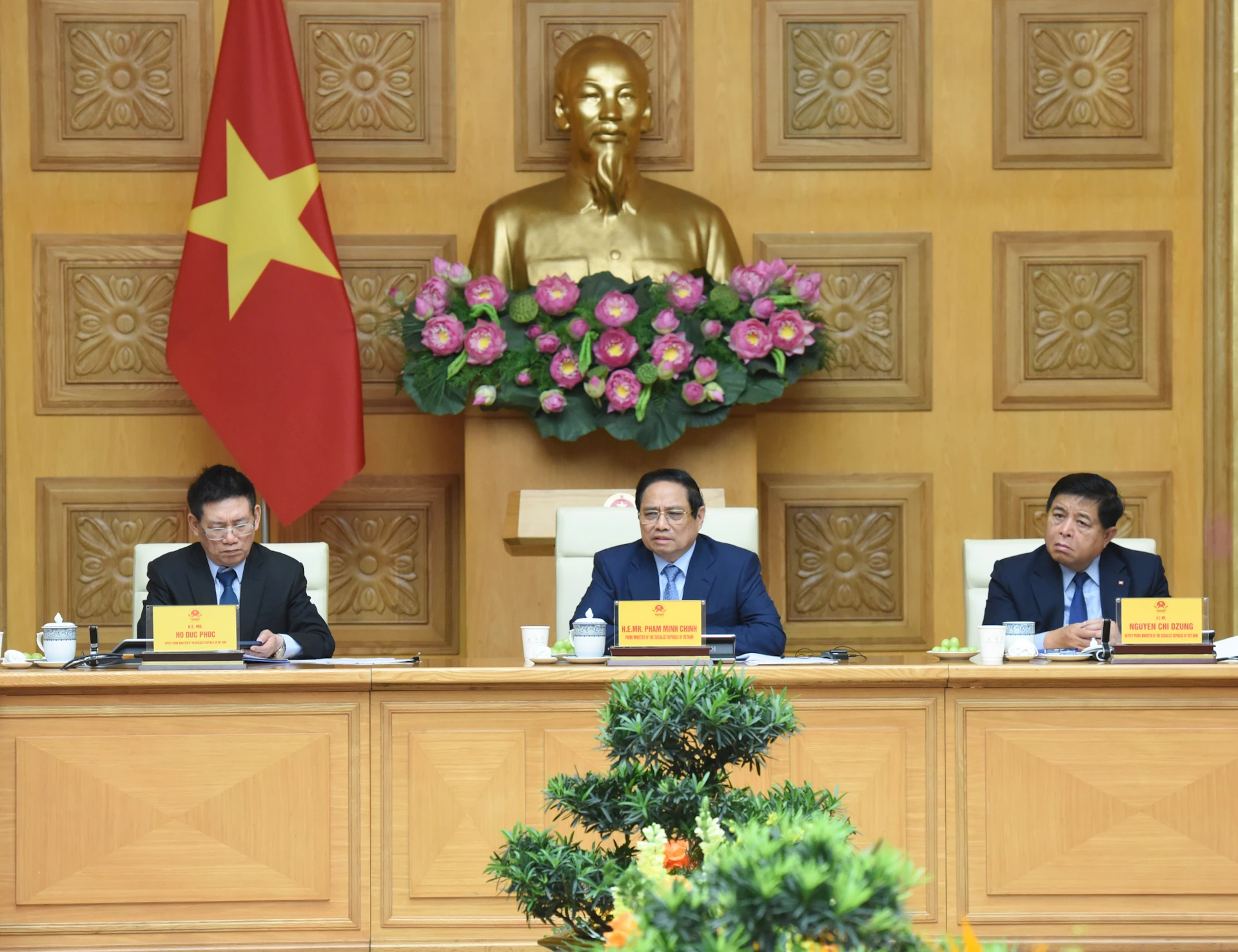 越南政府总理范明正会见在越美国商界代表。