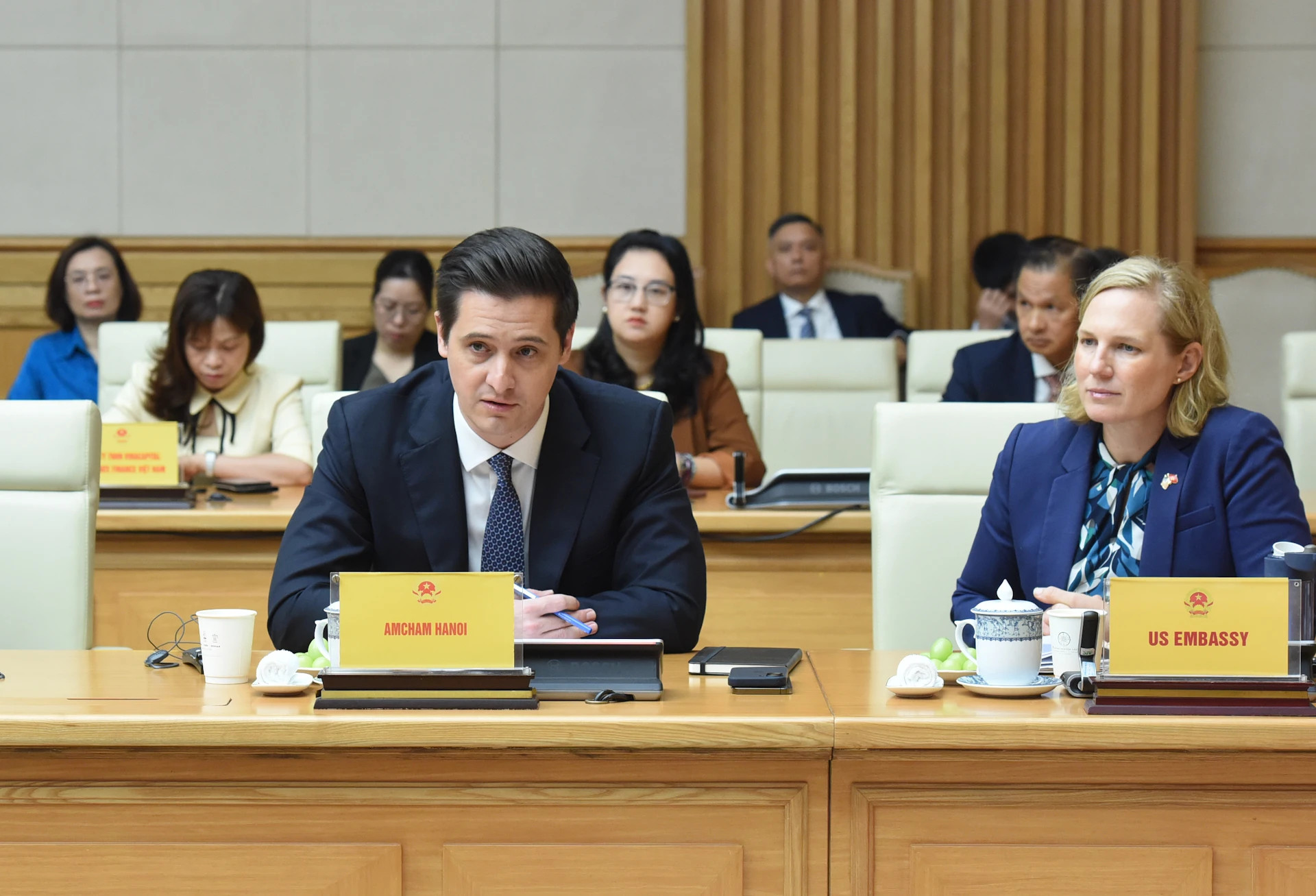 越南河内美国商会（AmCham Hanoi）主席埃里克·约翰逊与会。