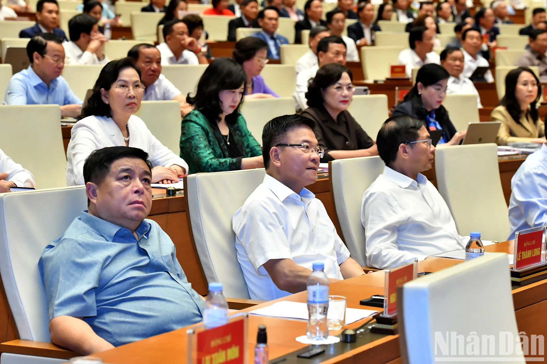 党和国家领导人与会。