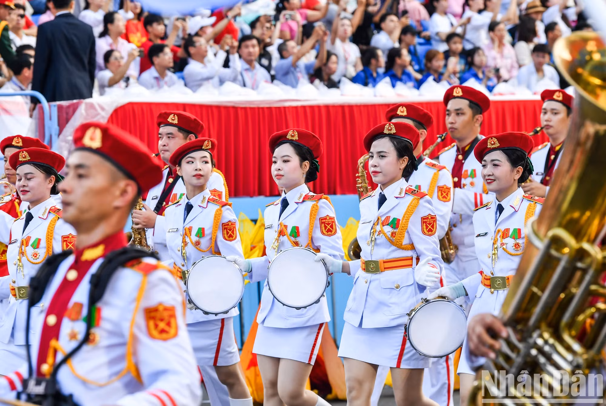 超过1000人参加仪式开场的文艺表演。