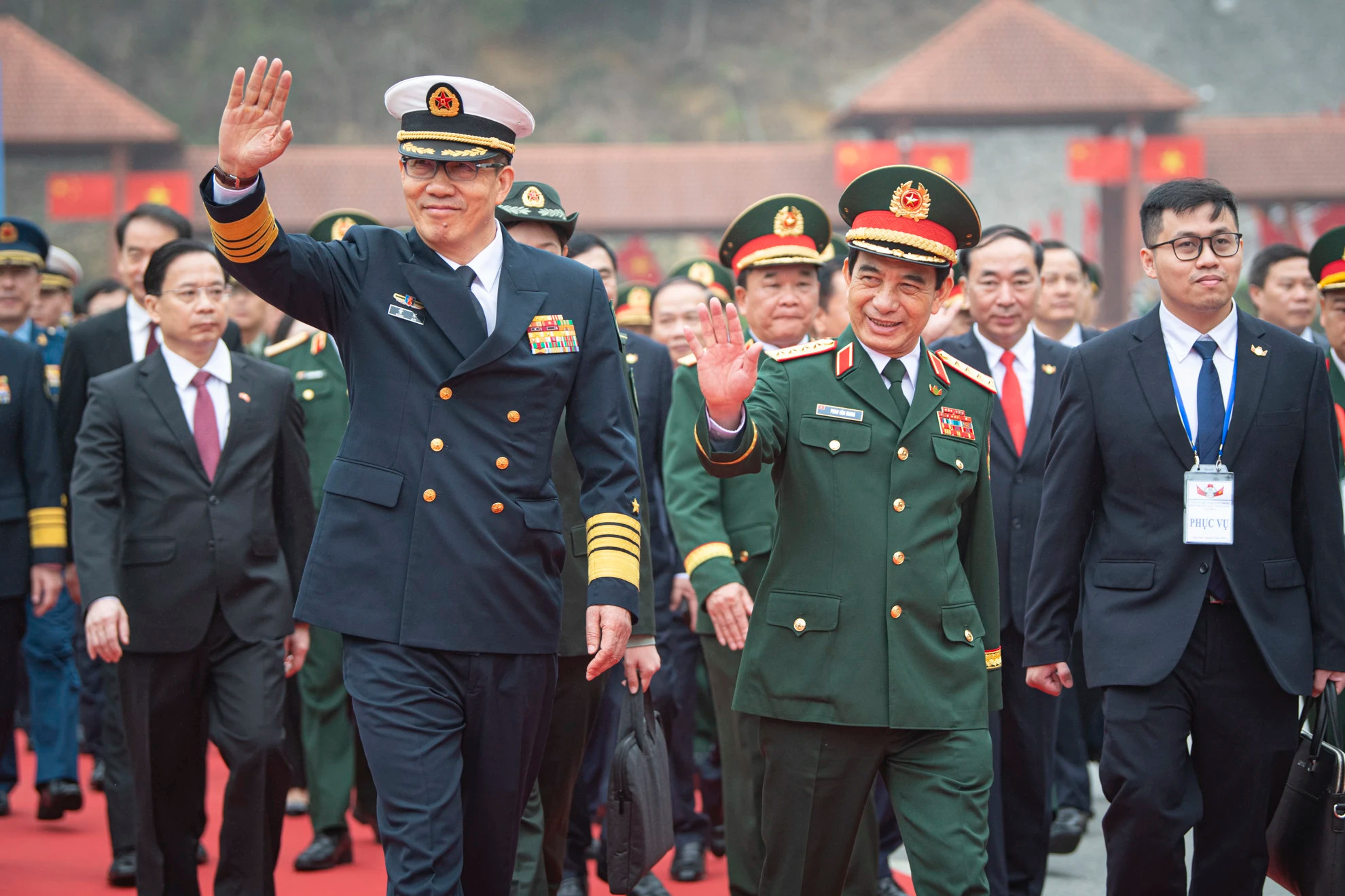 边境国防友好交流活动是落实中越两党两国领导人重要共识的具体举措。其有助于进一步增进两国边防部队、地方政府及边境民众之间的友谊与团结,推动越中两军务实合作,为构建和平、友好、稳定、合作与发展的边界作出积极贡献。 边境国防友好交流活动是落实中越两党两国领导人重要共识的具体举措。其有助于进一步增进两国边防部队、地方政府及边境民众之间的友谊与团结,推动越中两军务实合作,为构建和平、友好、稳定、合作与发展的边界作出积极贡献。