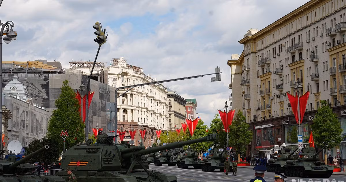 参加阅兵彩排的俄罗斯军队现代化武器装备。