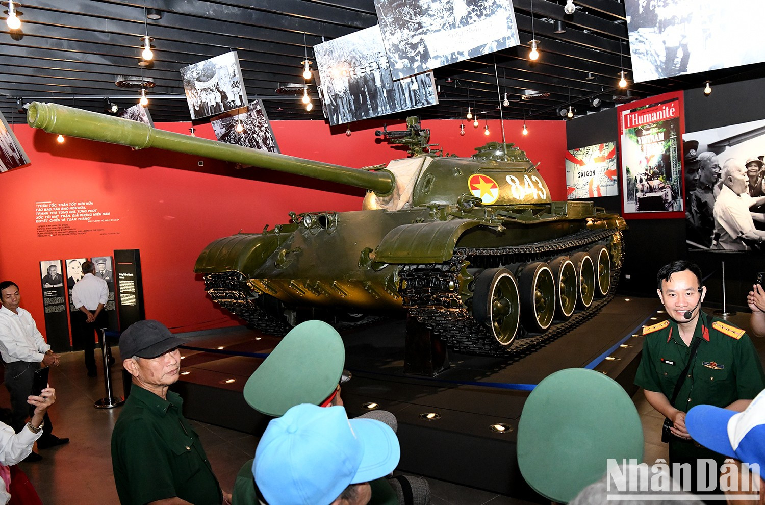 843号T54B坦克——首批冲入独立宫的两辆坦克之一,已被认定为国家宝物,成为民族珍贵的历史遗产。 843号T54B坦克——首批冲入独立宫的两辆坦克之一,已被认定为国家宝物,成为民族珍贵的历史遗产。