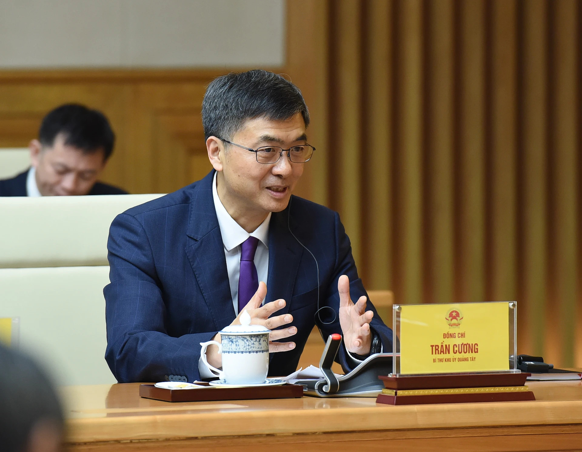 中国广西壮族自治区党委书记陈刚在会上发表讲话。