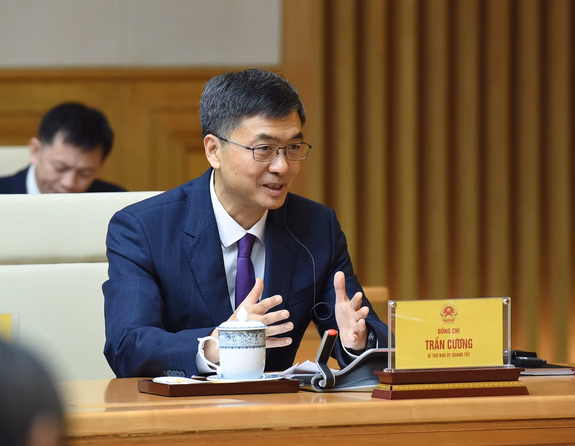 中国广西壮族自治区党委书记陈刚在会上发表讲话。
