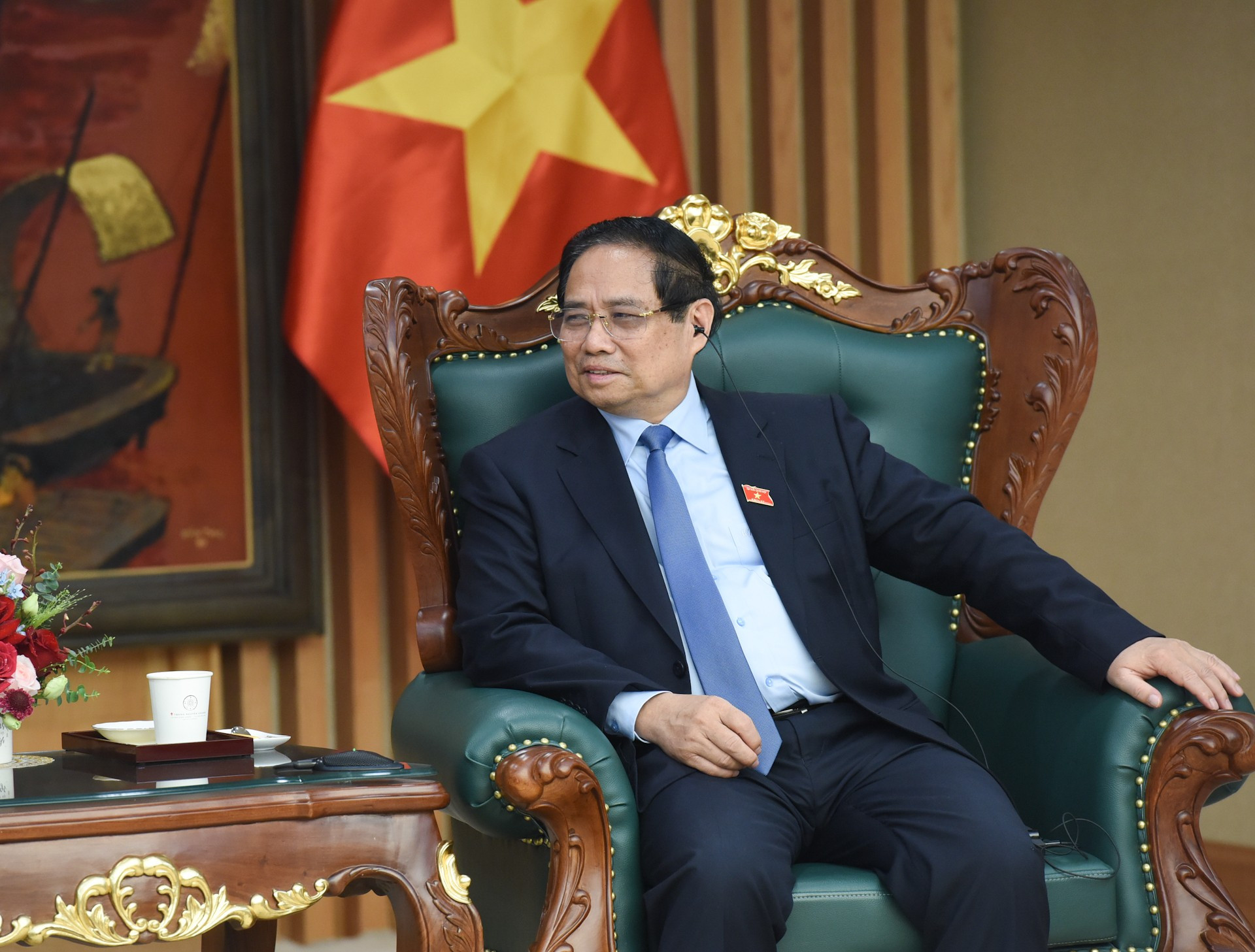 范明正总理在会上发表讲话。