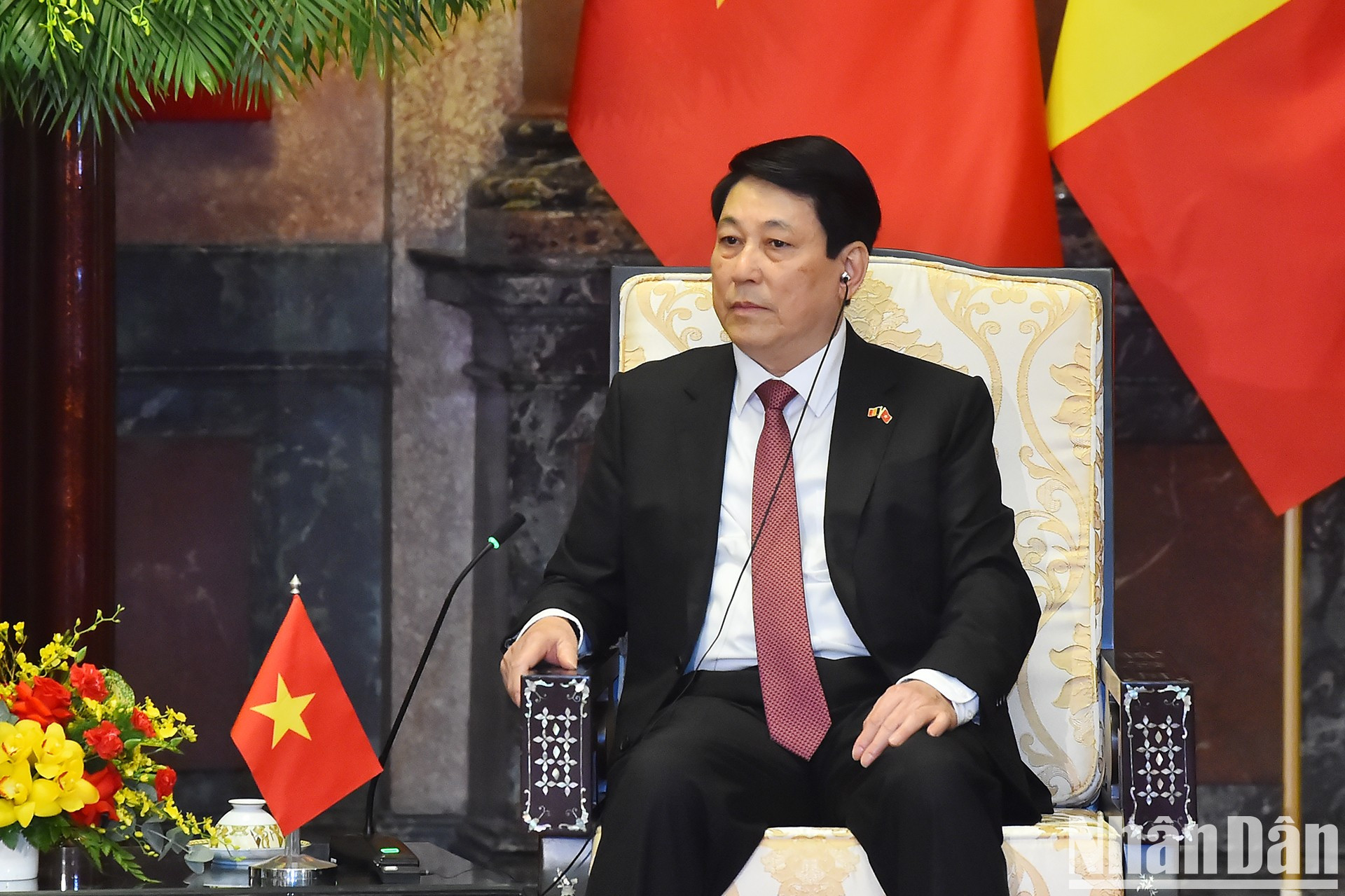 越南国家主席梁强在会见时发表讲话。 越南国家主席梁强在会见时发表讲话。