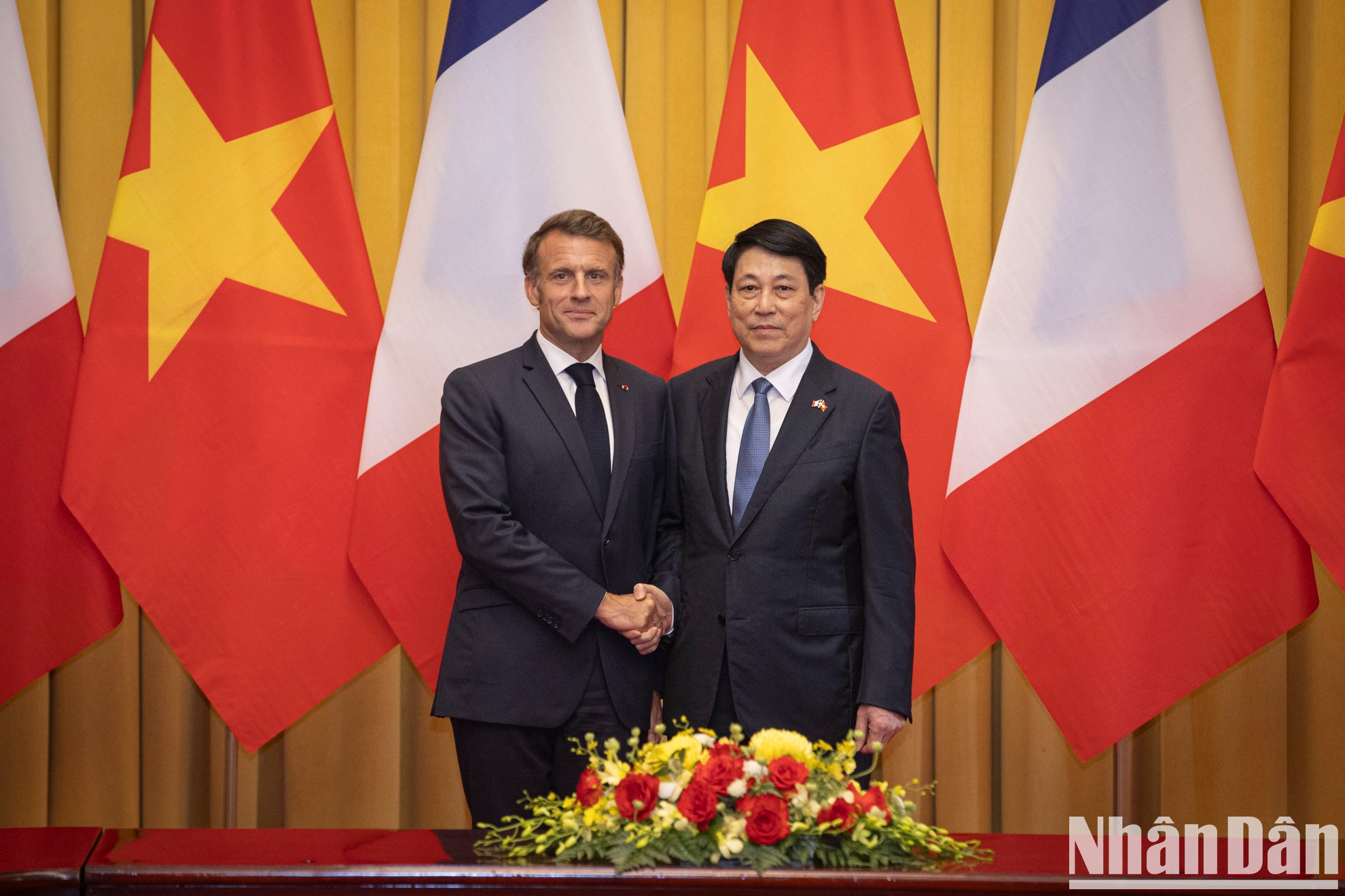 越南国家主席梁强与法国总统埃马纽埃尔·马克龙。 越南国家主席梁强与法国总统埃马纽埃尔·马克龙。