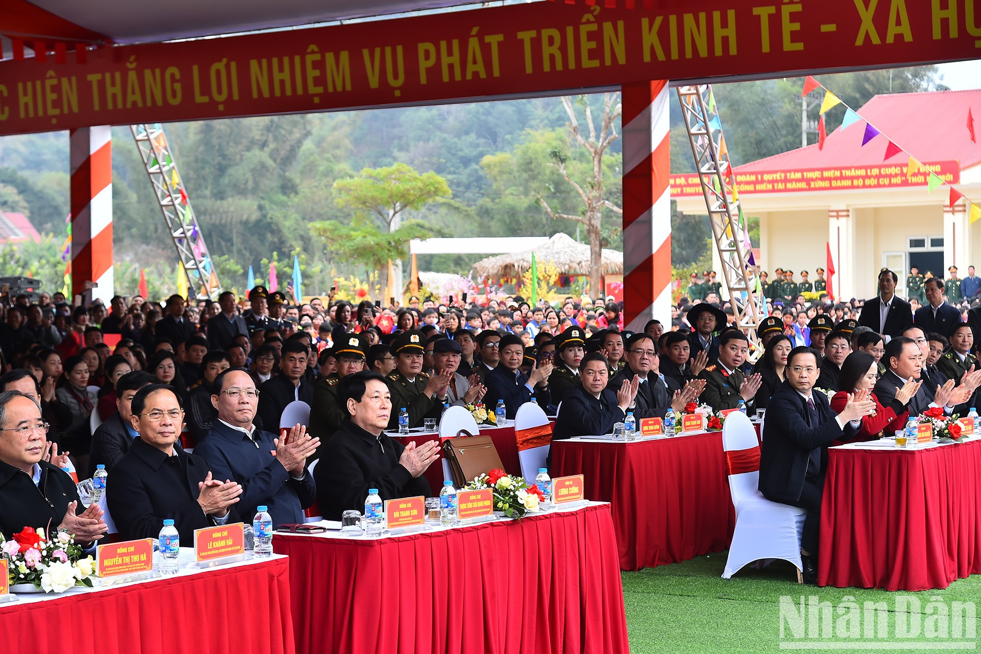 梁强主席以及各位代表出席启动仪式。