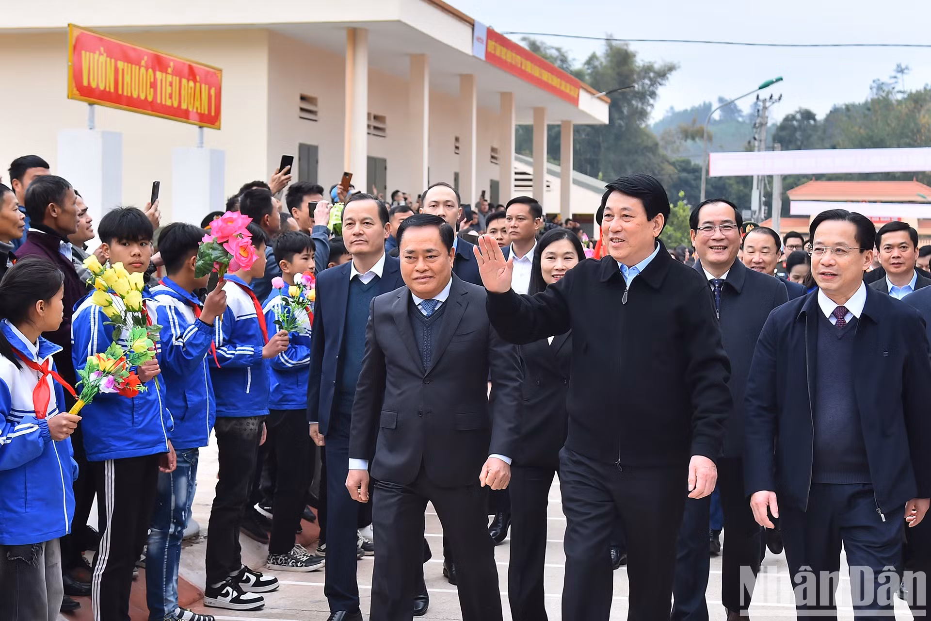 梁强主席前来出席2025乙巳年”永远铭记胡伯伯之恩植树节“启动仪式。