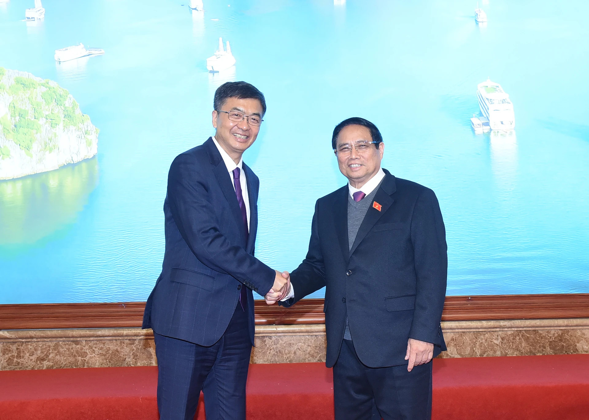 越南政府总理范明正会见中国广西壮族自治区党委书记陈刚。