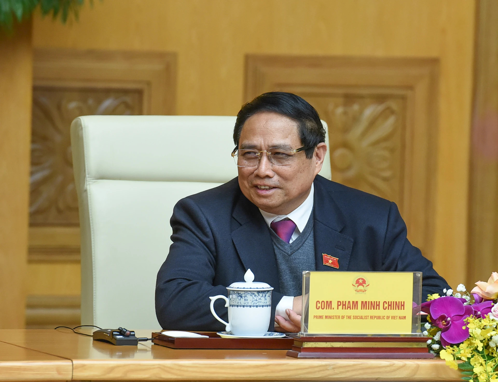 范明正总理在会上发表讲话。