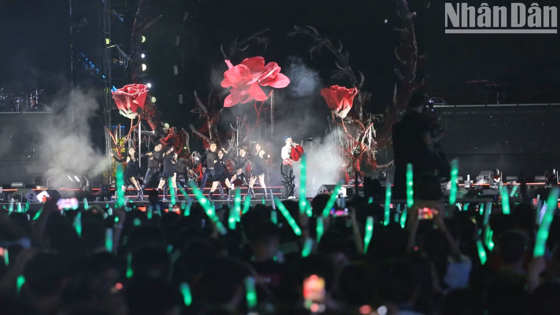 值此之际，该市将在市中心以及娱乐和观光场所举办许多艺术节目来迎接新年。