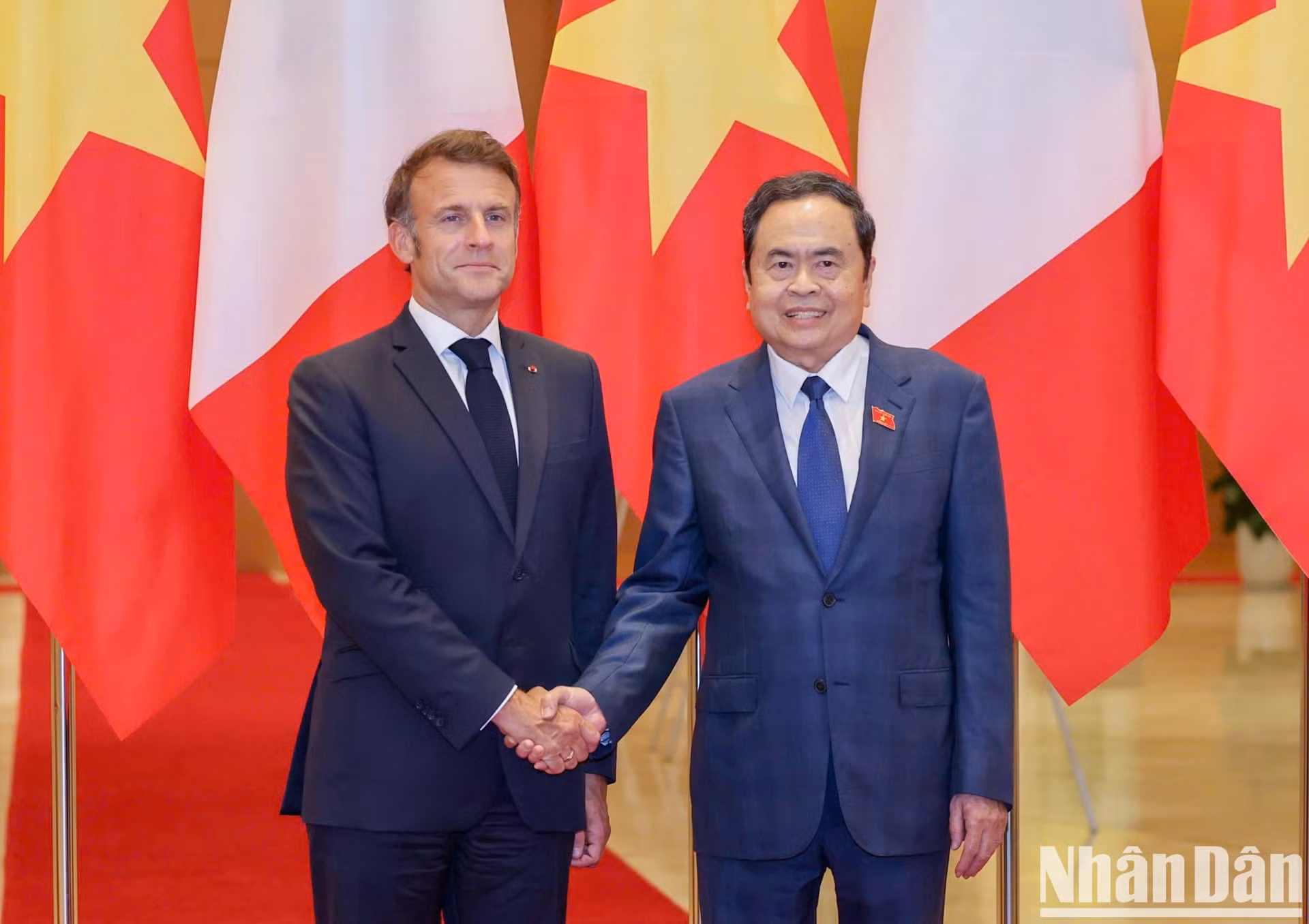 越南国会主席陈青敏与法国总统埃马纽埃尔·马克龙。 越南国会主席陈青敏与法国总统埃马纽埃尔·马克龙。