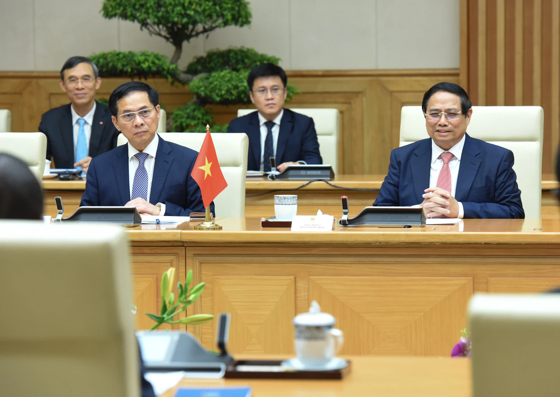 范明正总理在会谈上发表讲话。