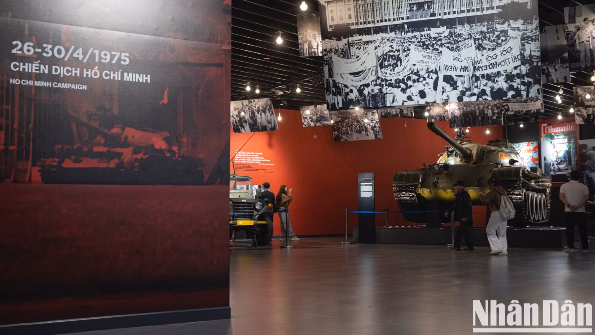 越南军事历史博物馆与4.30大捷有关的特殊纪念品。