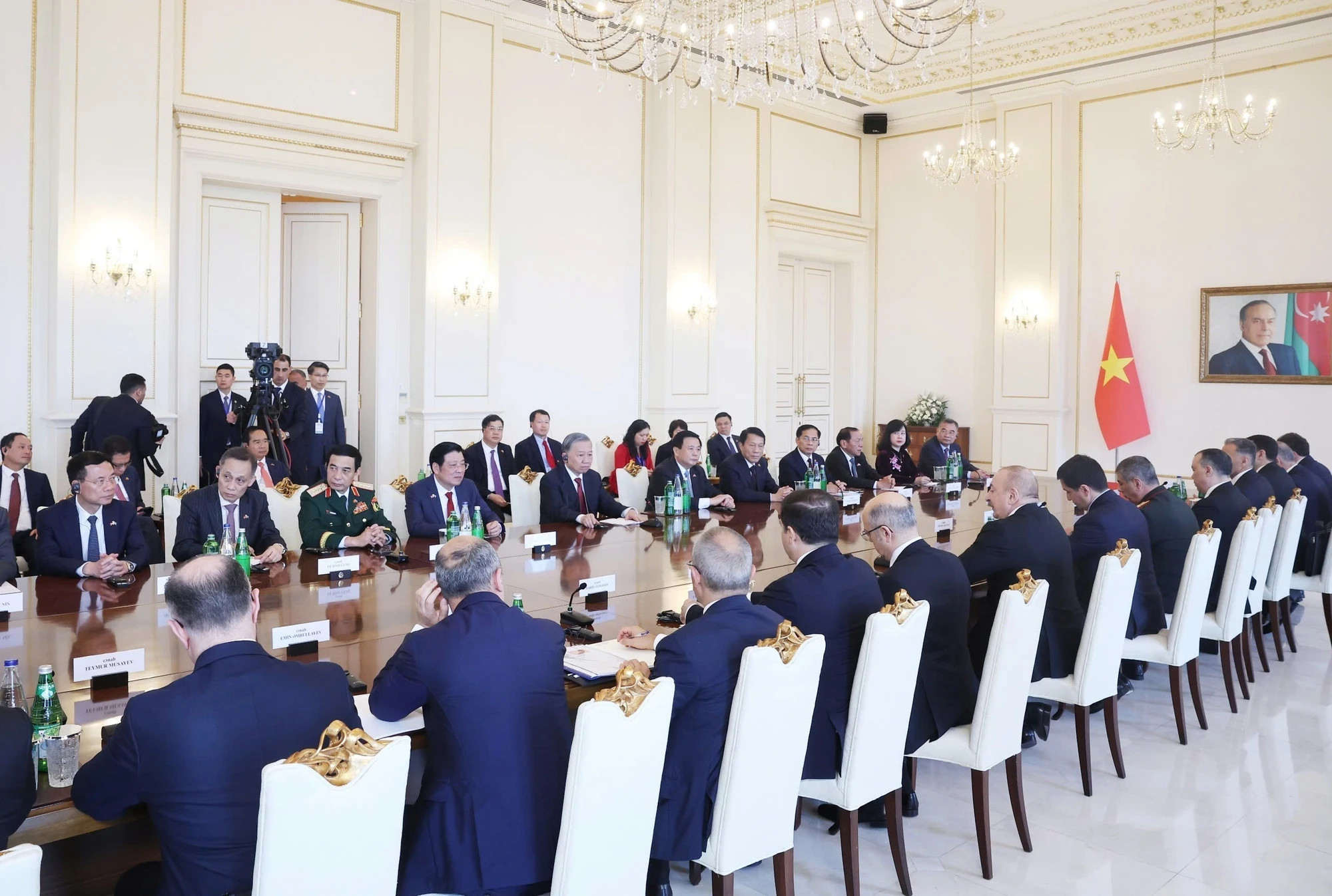 越共中央总书记苏林与阿塞拜疆总统阿利耶夫举行会谈。（图片来源：越通社）