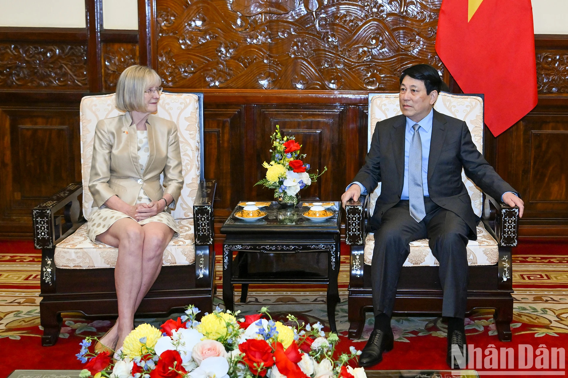 越南国家主席梁强会见澳大利亚新任驻越南大使勃德。 越南国家主席梁强会见澳大利亚新任驻越南大使勃德。