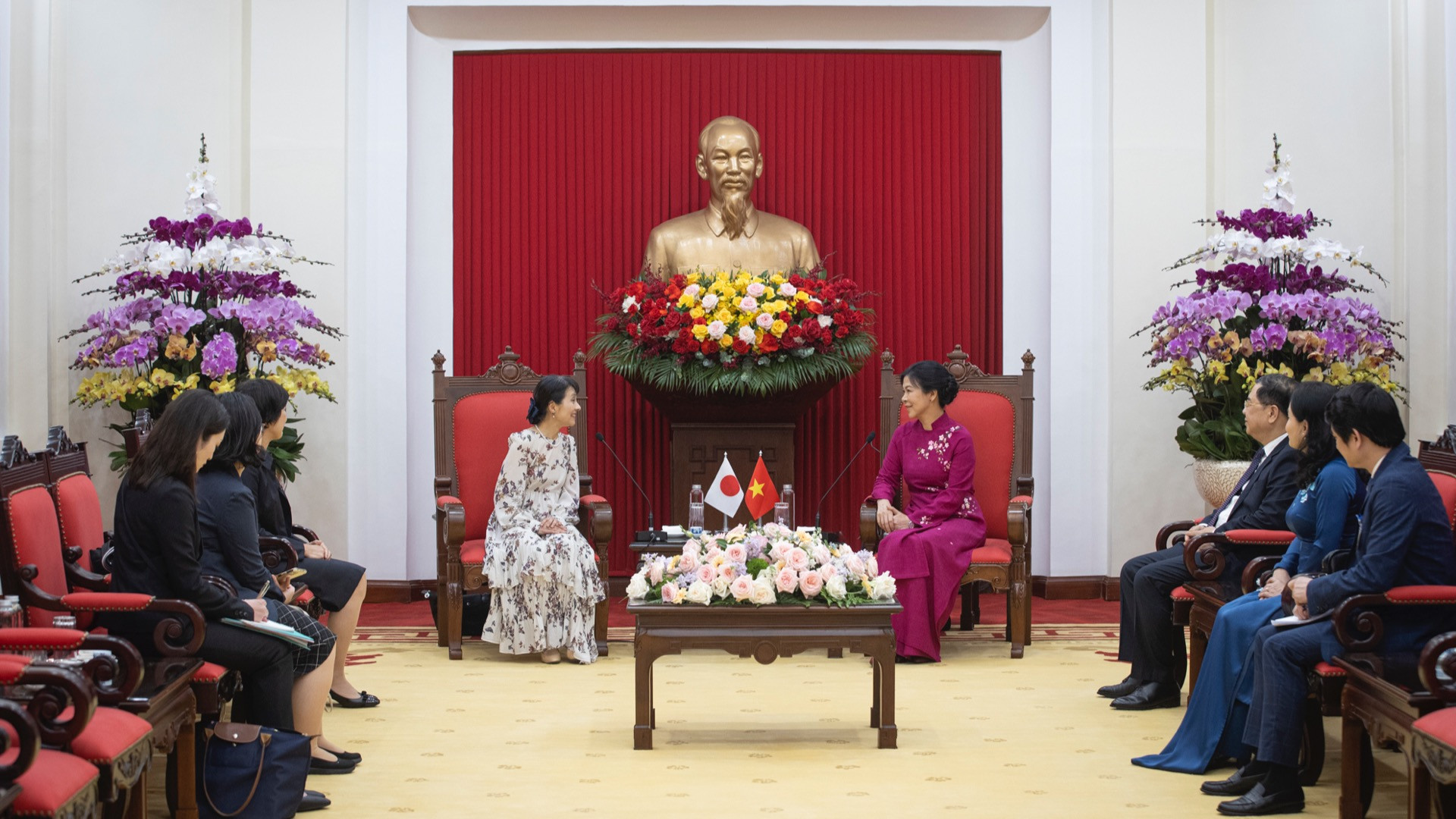 会见全景。