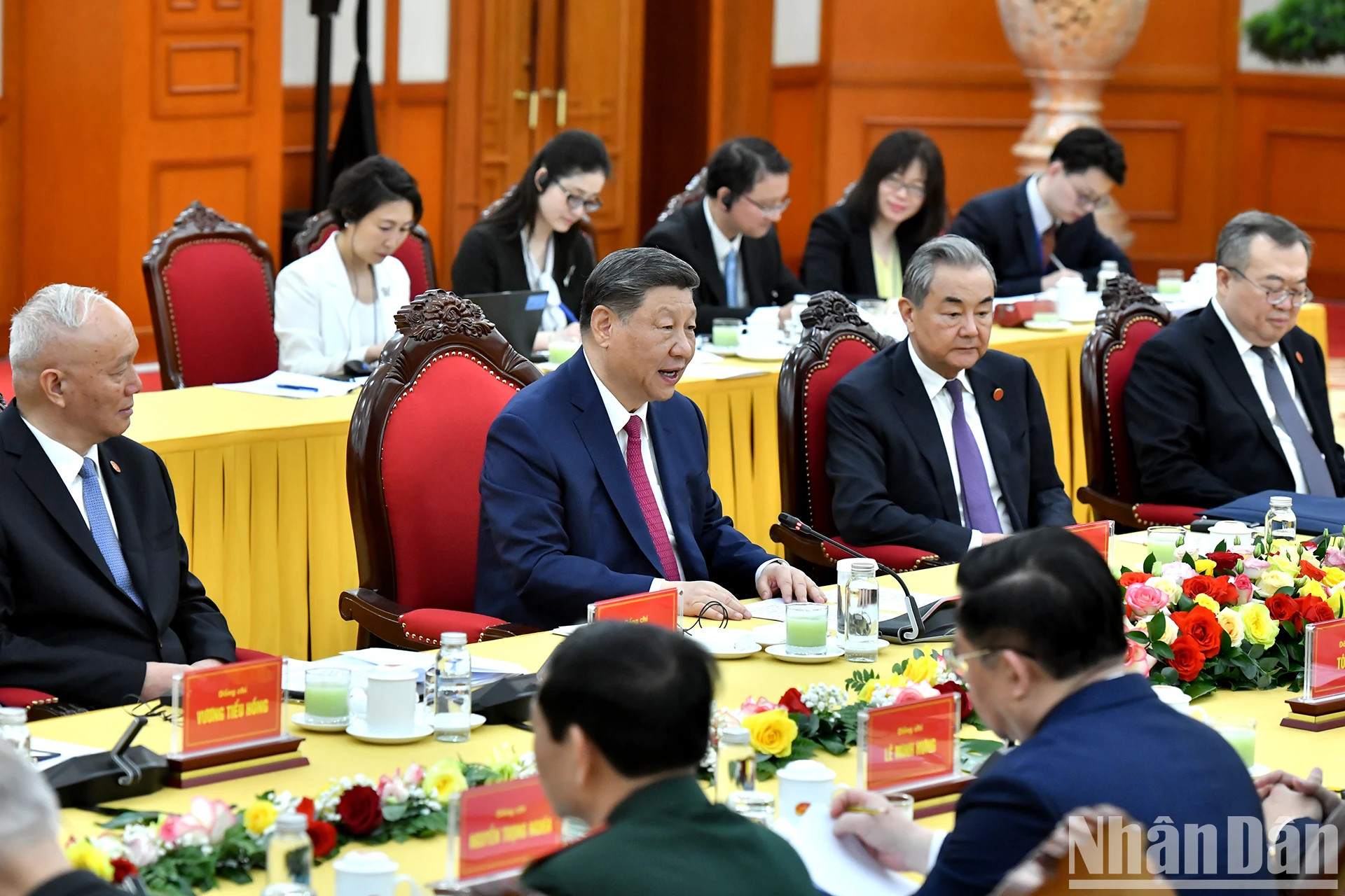 中共中央总书记、中国国家主席习近平在会谈上发表讲话。 中共中央总书记、中国国家主席习近平在会谈上发表讲话。