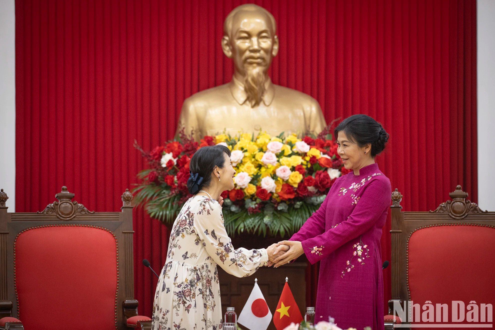 日本首相石破茂和夫人石破佳子以及日本高级代表团从4月27日至29日对越南进行正式访问。 日本首相石破茂和夫人石破佳子以及日本高级代表团从4月27日至29日对越南进行正式访问。