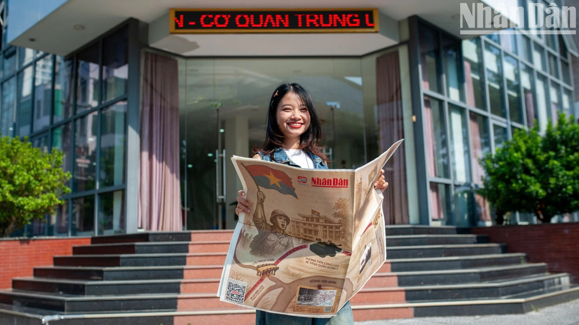 4月28日至29日两天内,向岘港市读者赠送的《人民报》特别副刊数量共有5000份。 4月28日至29日两天内,向岘港市读者赠送的《人民报》特别副刊数量共有5000份。