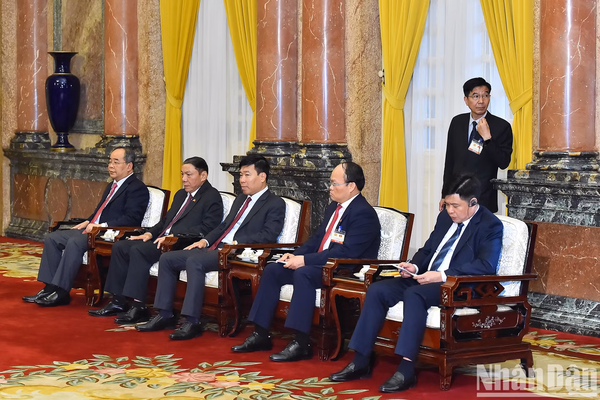 参加会见的越方代表团成员。