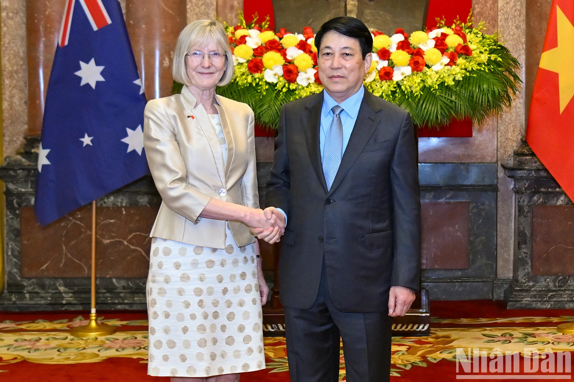 越南国家主席梁强和澳大利亚新任驻越南大使勃德女士(Gillian Bird)。 越南国家主席梁强和澳大利亚新任驻越南大使勃德女士(Gillian Bird)。