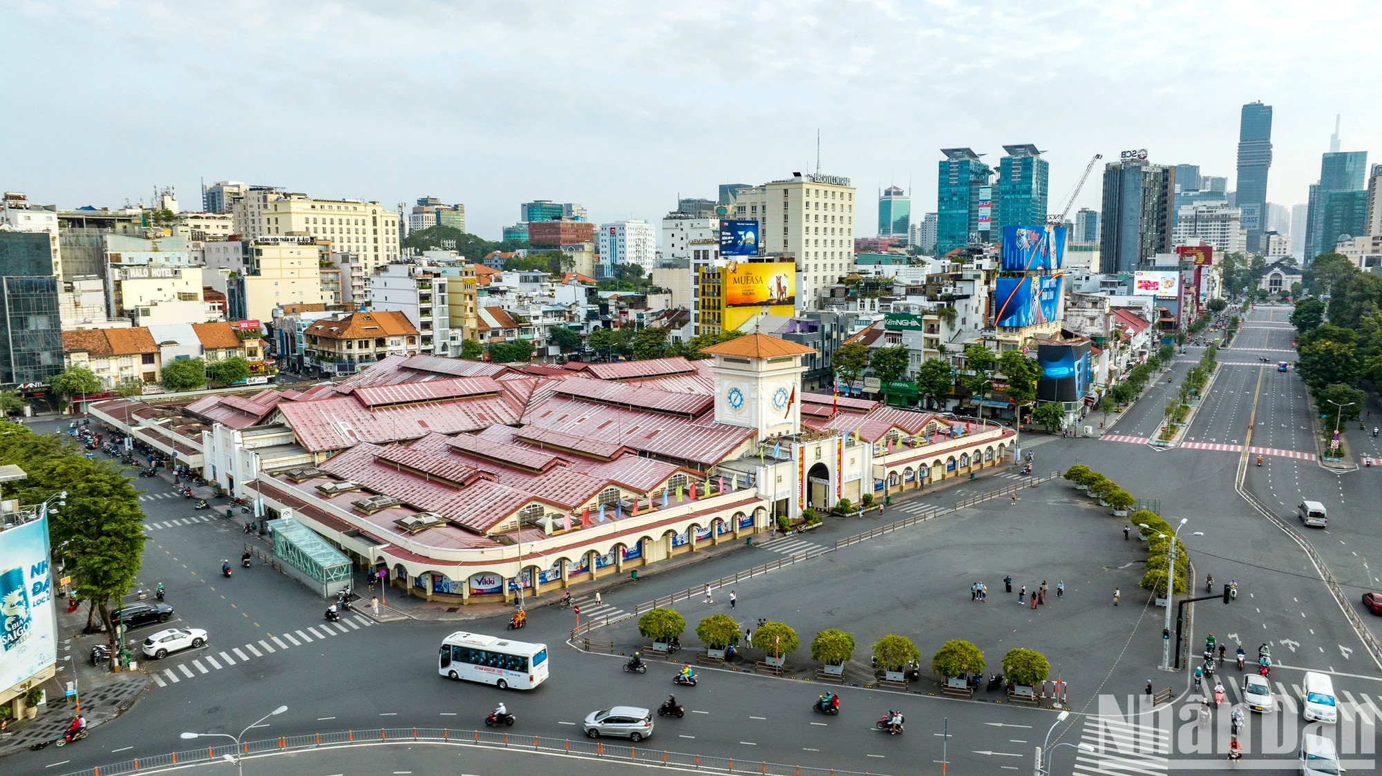 滨城市场是胡志明市的文化旅游象征。 滨城市场是胡志明市的文化旅游象征。
