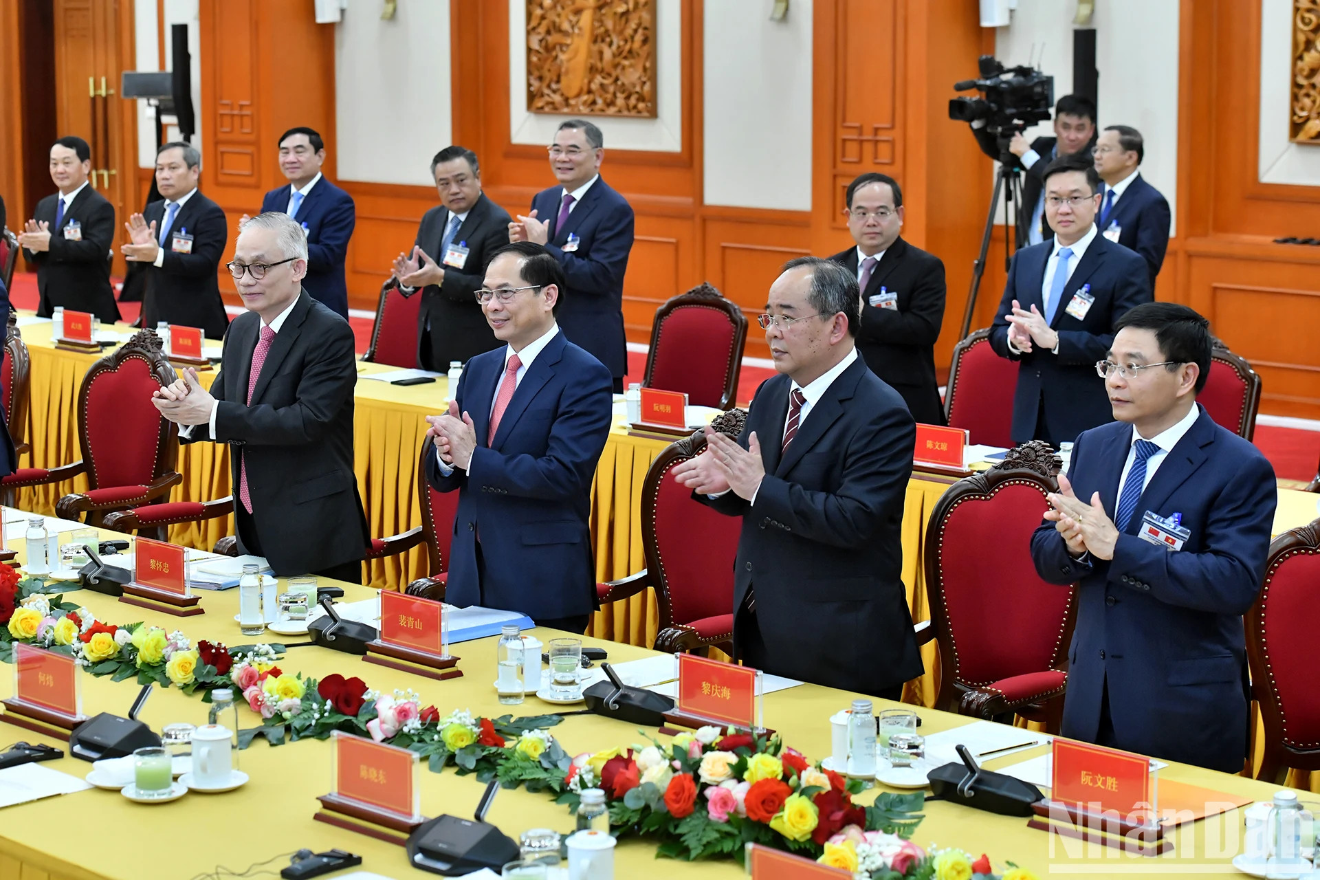 出席会谈的越方代表团成员。 出席会谈的越方代表团成员。