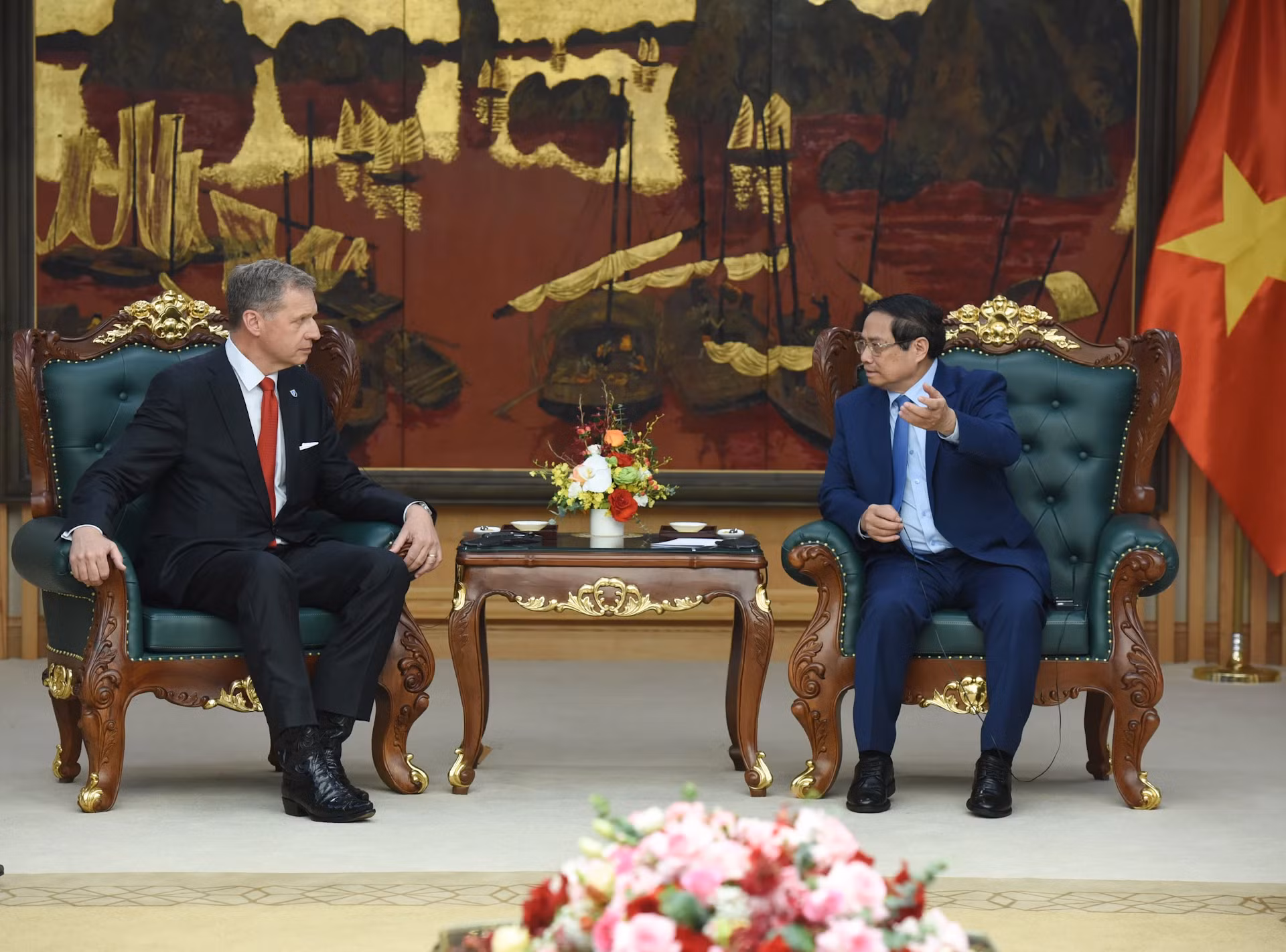 政府总理范明正会见美国Excelerate Energy集团董事长兼首席执行官史蒂文•科博斯。