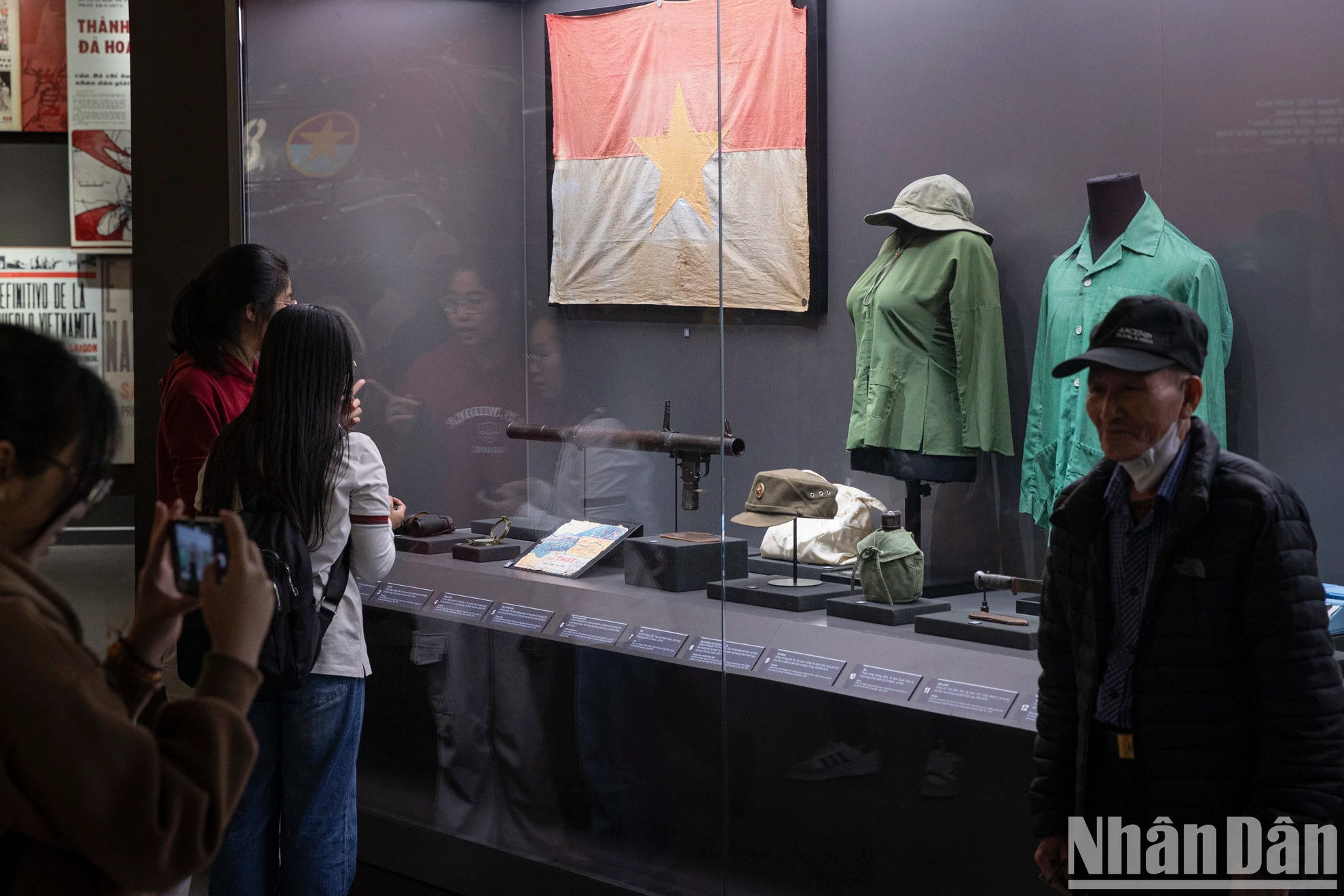 市民参观博物馆。 市民参观博物馆。